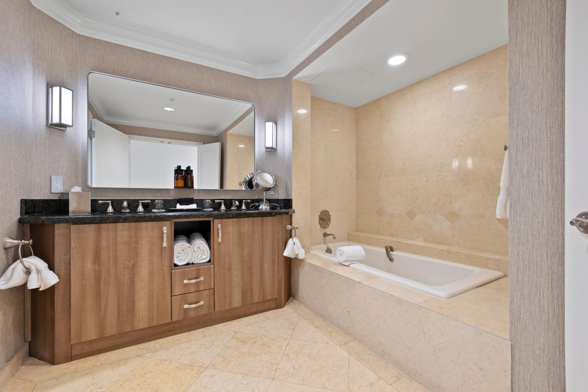 Queen Studio Oceanfront View