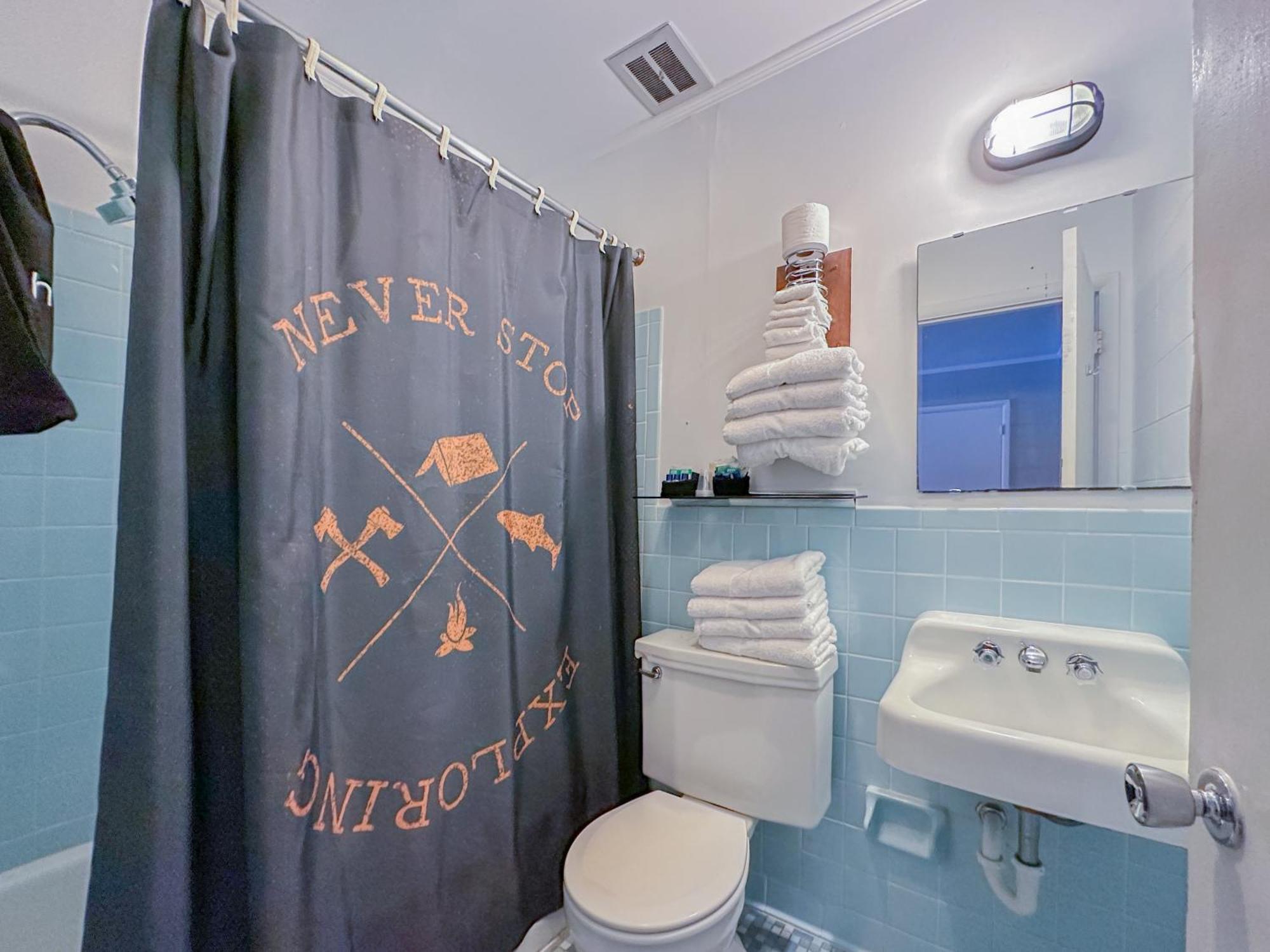 Queen Room Two Queen Beds,1551884350:JPEG