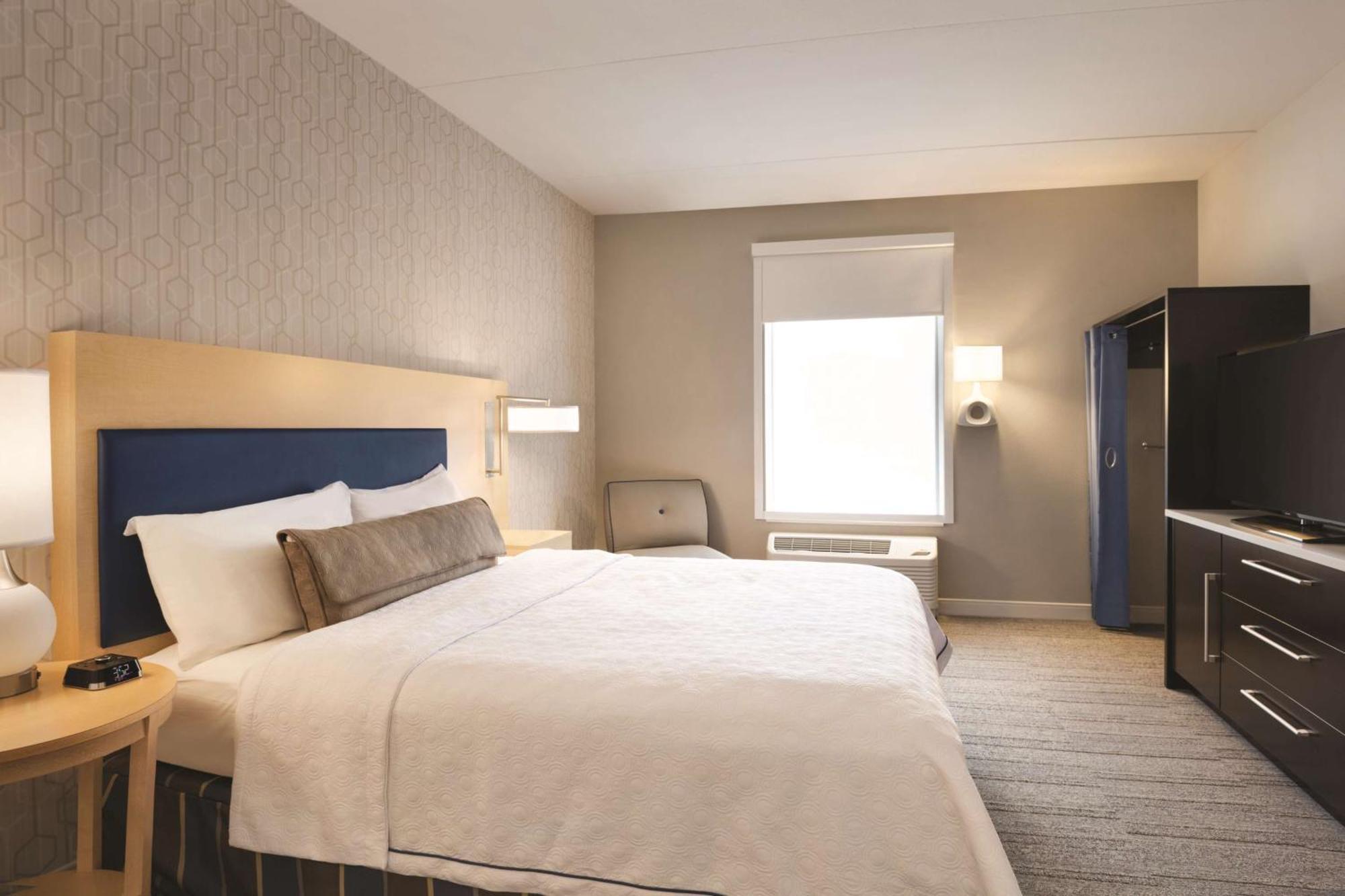 One-Bedroom King Suite Non-Smoking