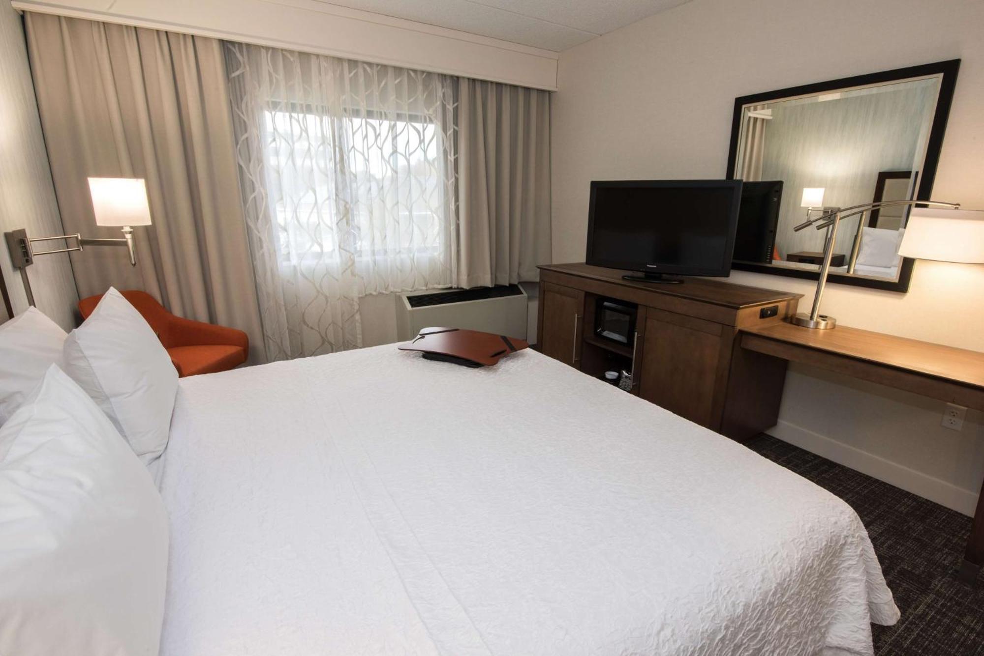 King Room Hearing Access or Non-Smoking