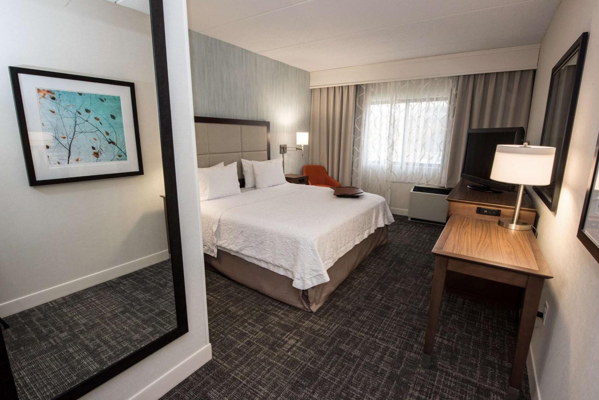 King Room Hearing Access or Non-Smoking
