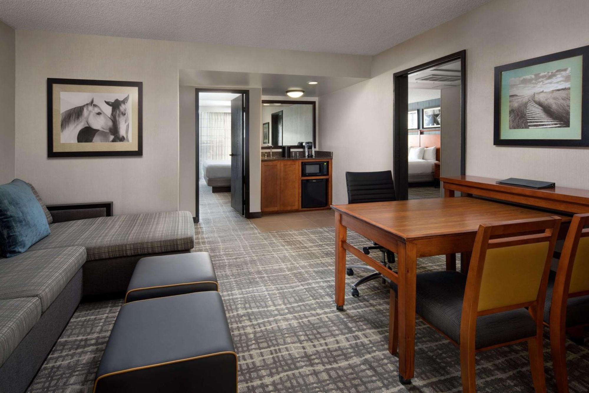 Two-Room Suite with One King Bed and One Queen Bed