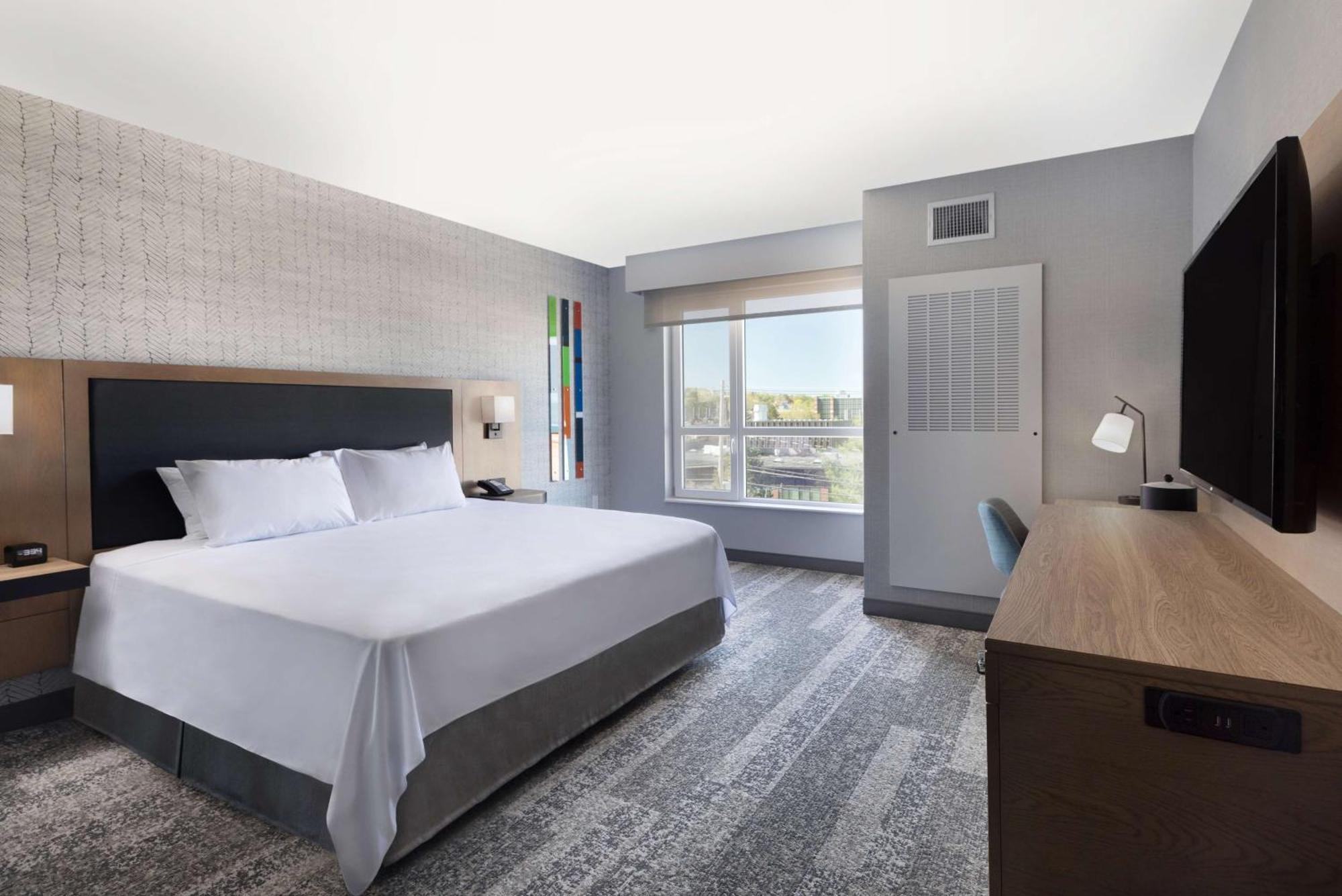 King Room - Mobility Access/Non-Smoking