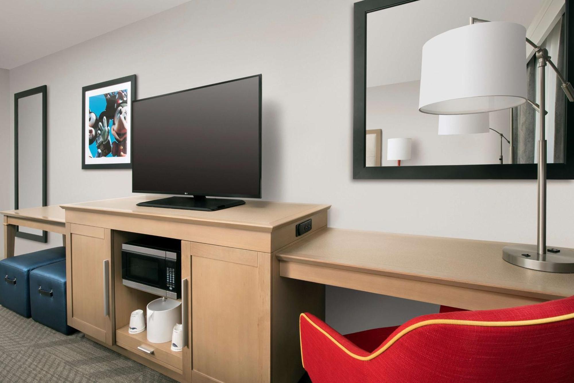 Queen Room Two Queen Beds Mobility Access or Non-Smoking