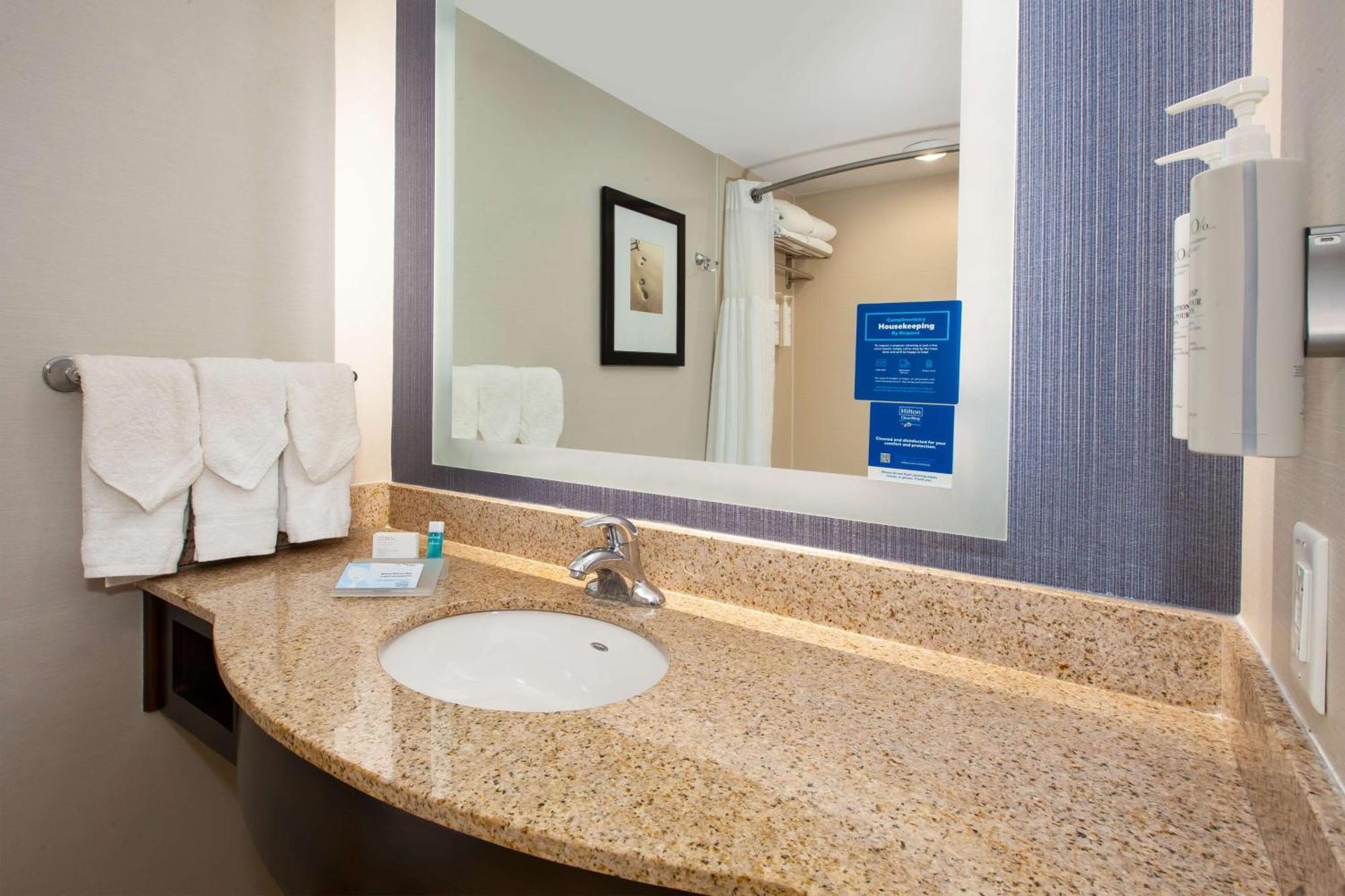 Queen Room Two Queen Beds Ocean Front Sundeck Level