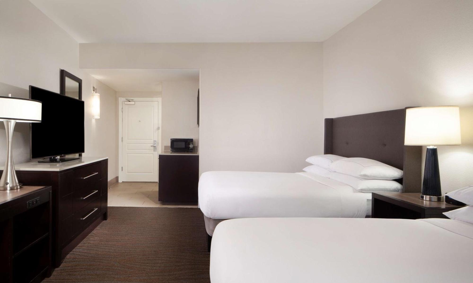 Queen Room Two Queen Beds Hearing Access