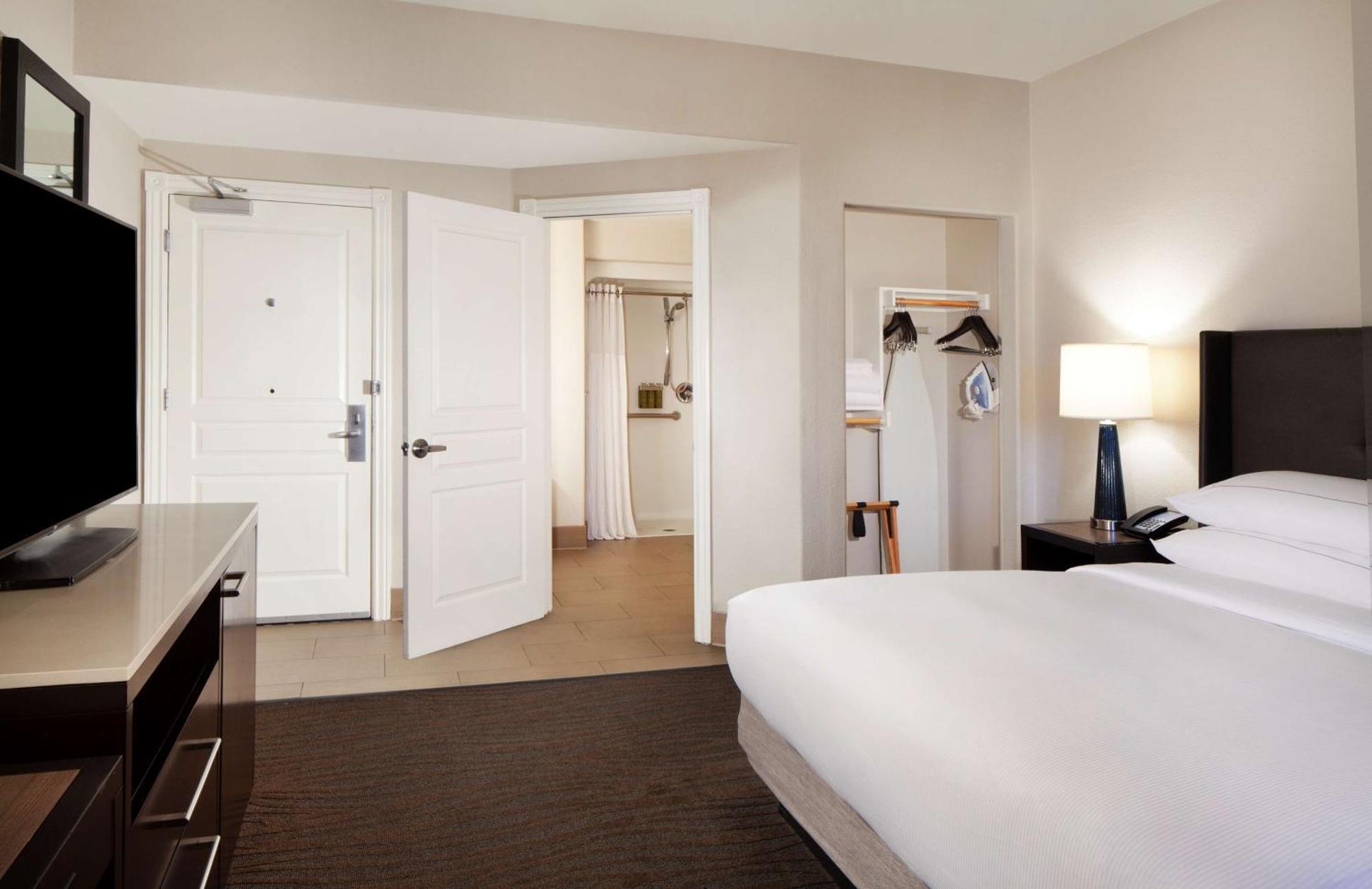 King Room Roll Shower Mobility Access