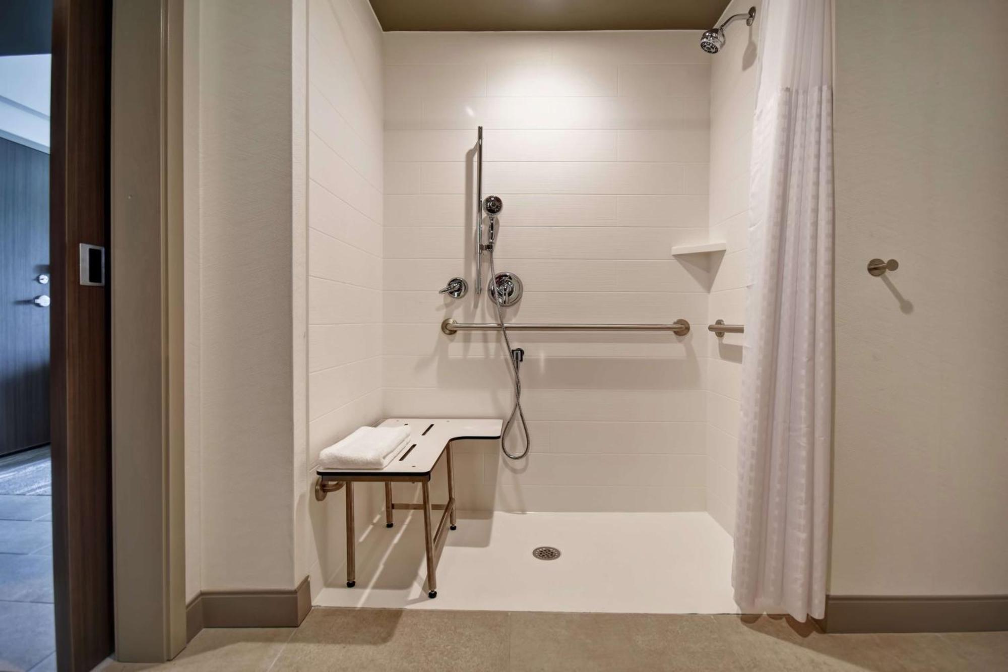King Room Roll Shower Mobility Access