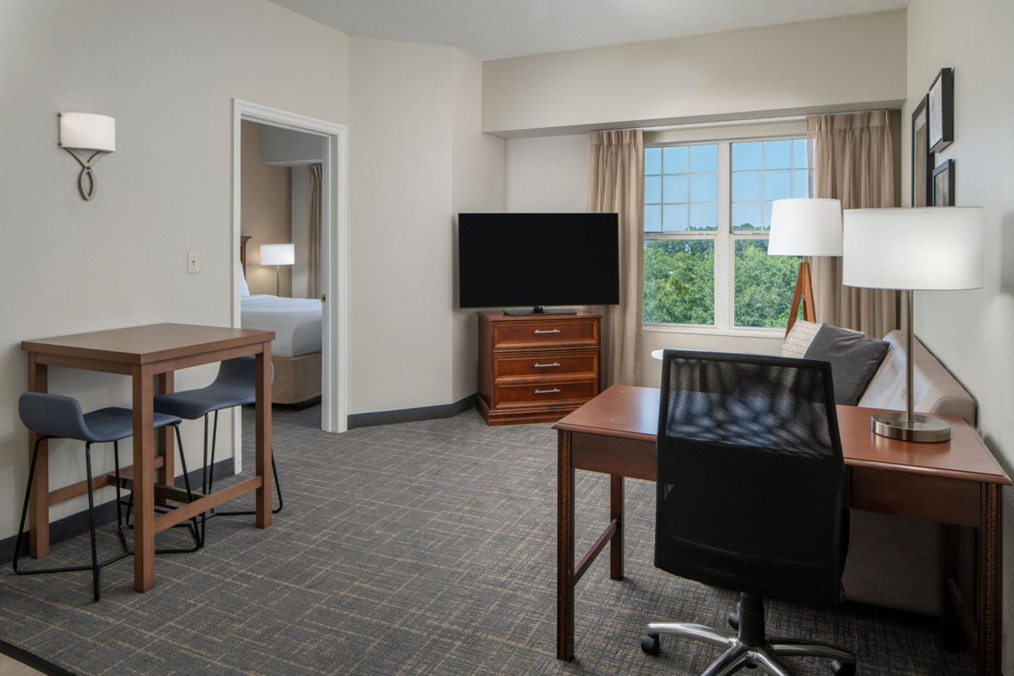 1 Bedroom Suites 1 Queen Sofa Bed