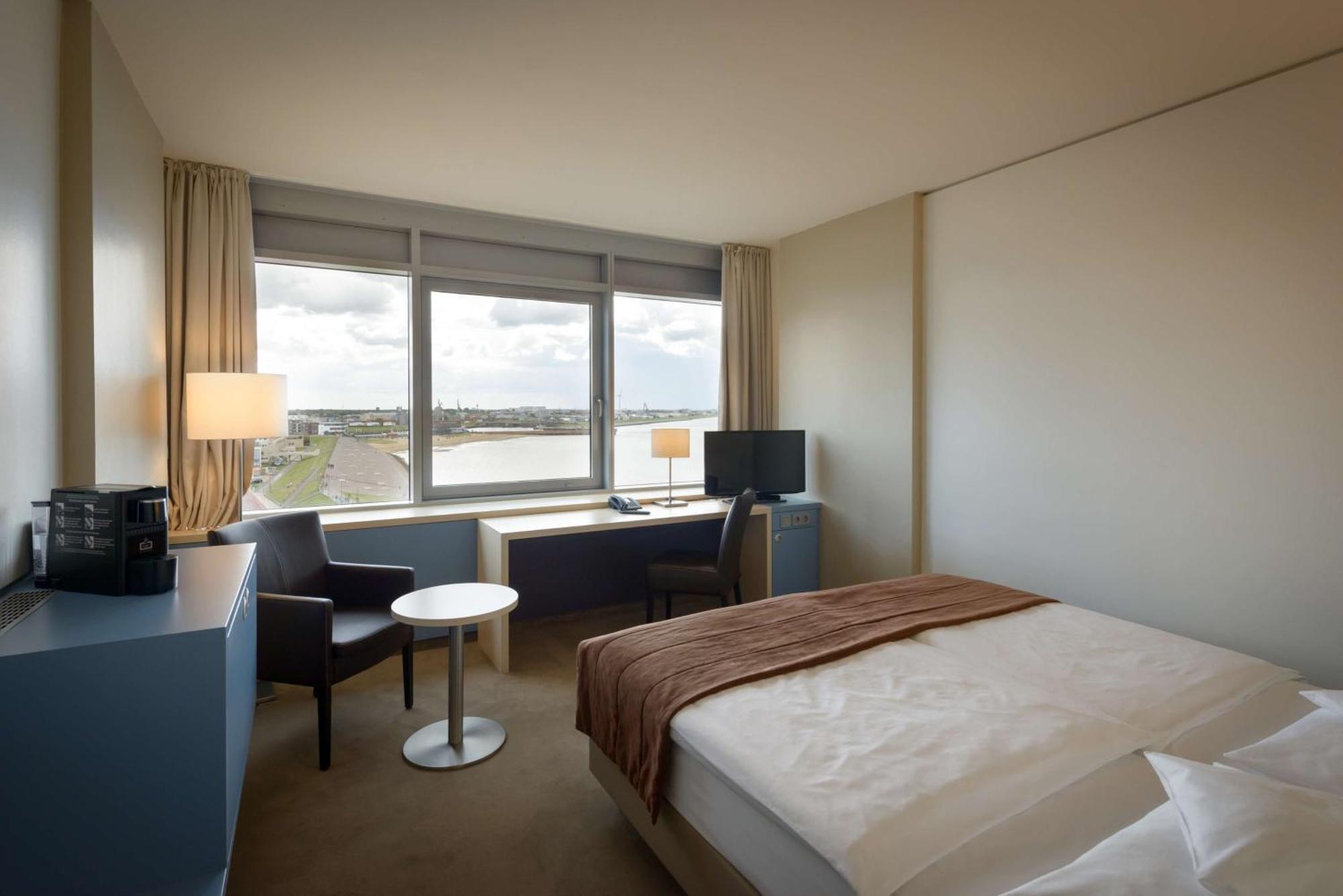 Comfort Plus Room side Weser View