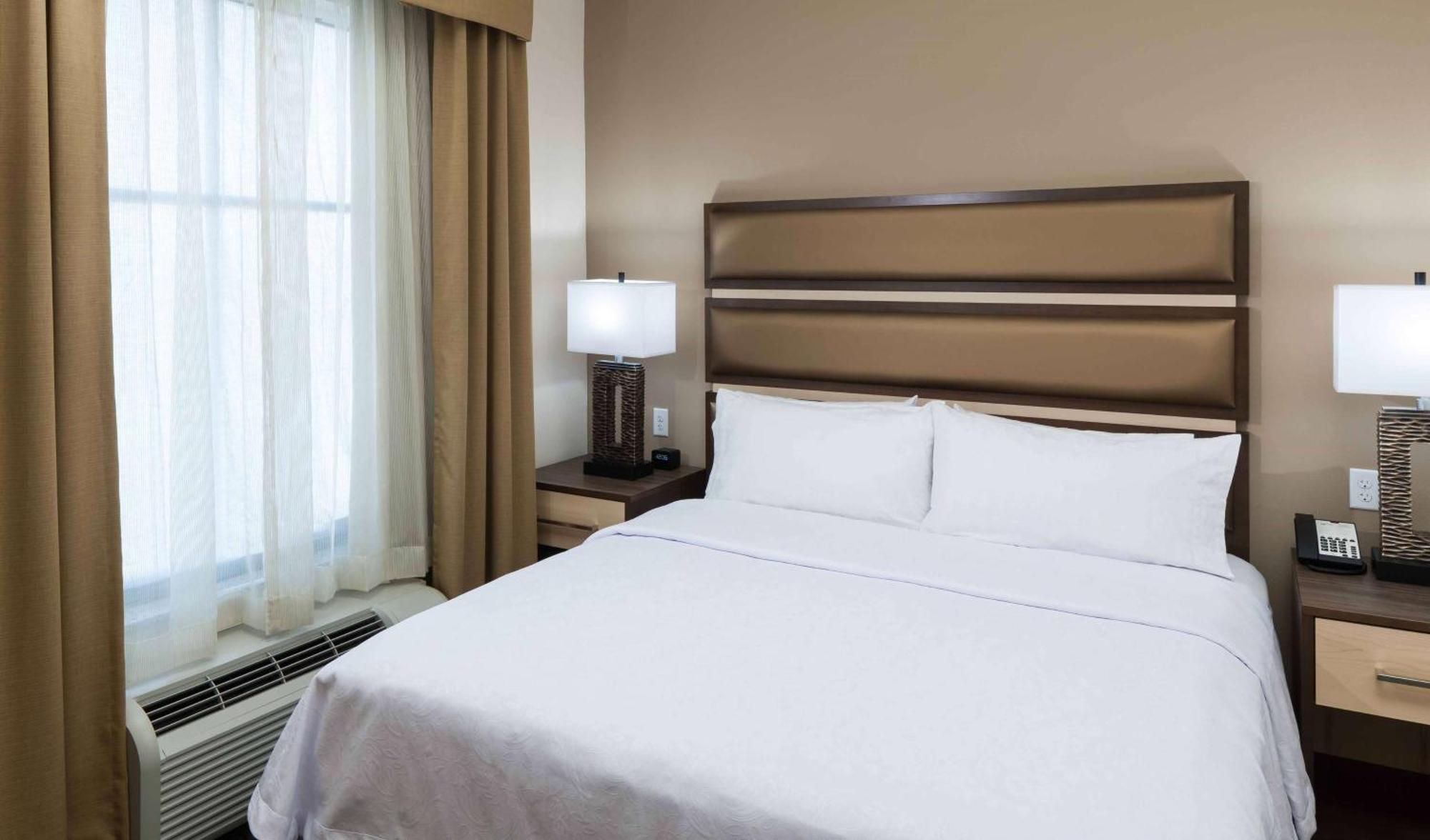 One-Bedroom King Suite Non-Smoking