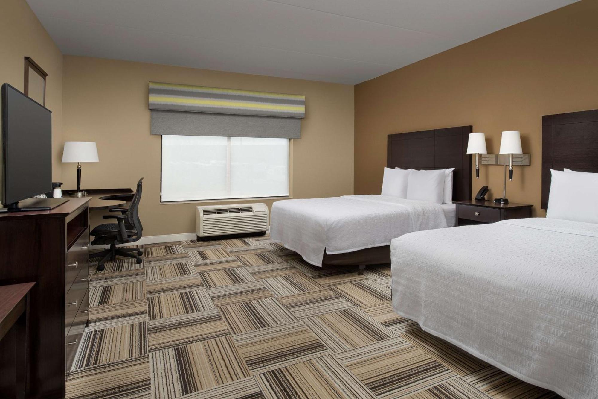 Queen Room Two Queen Beds Mobility Hearing Access or Non-Smoking