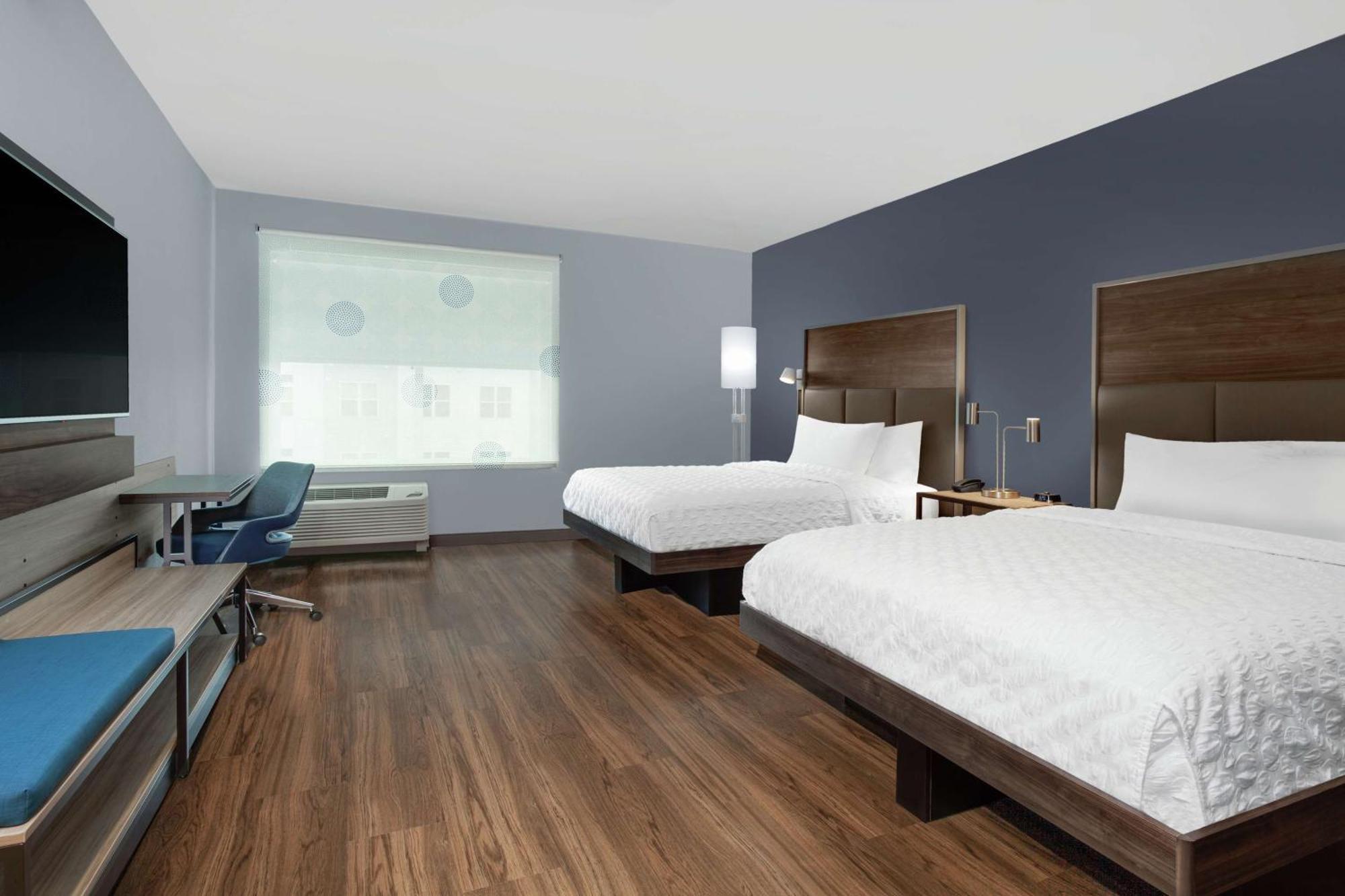 Queen Room Two Queen Beds Hearing Access