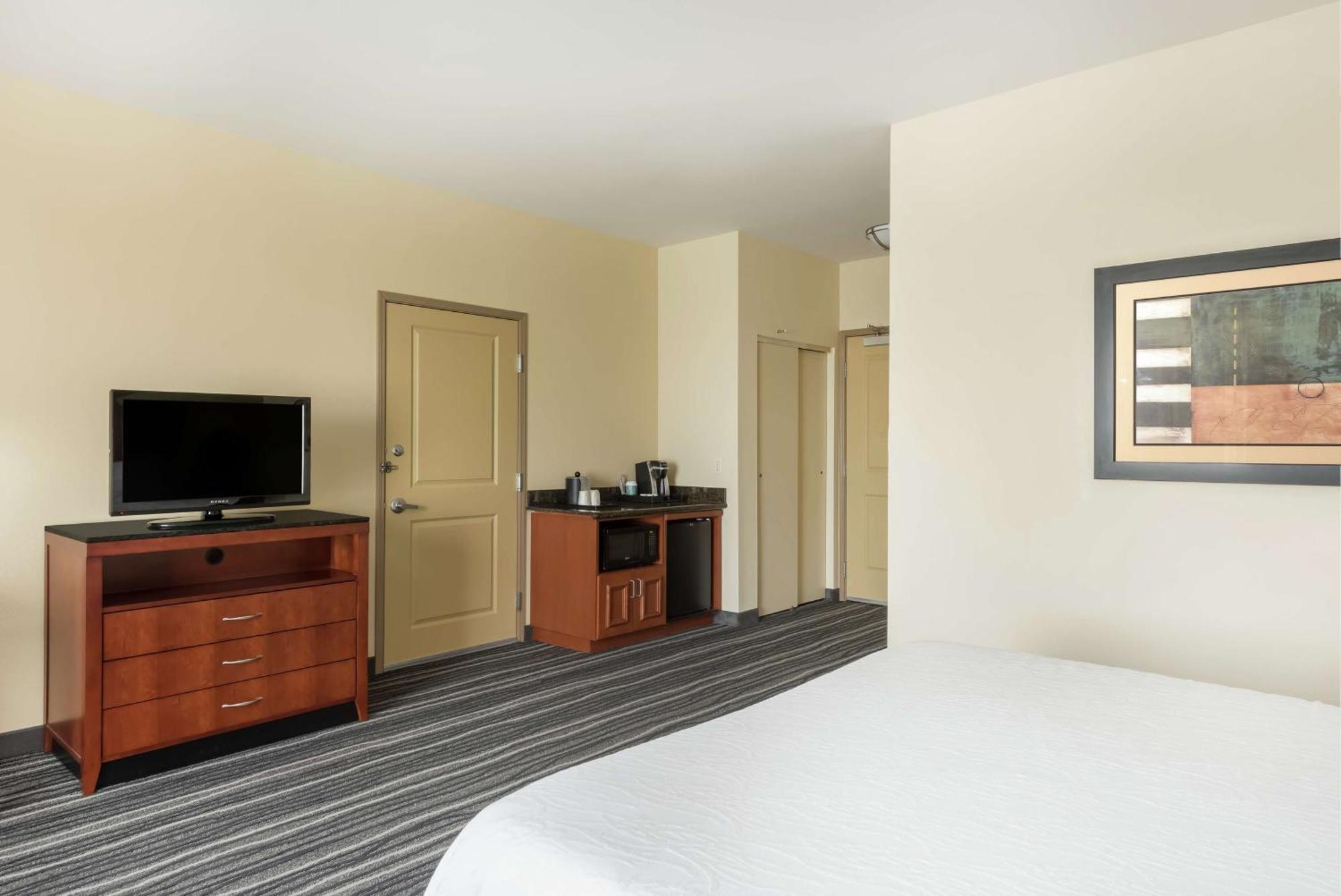 King Room Mobility or Accessible Roll Shower,1552135873:JPEG