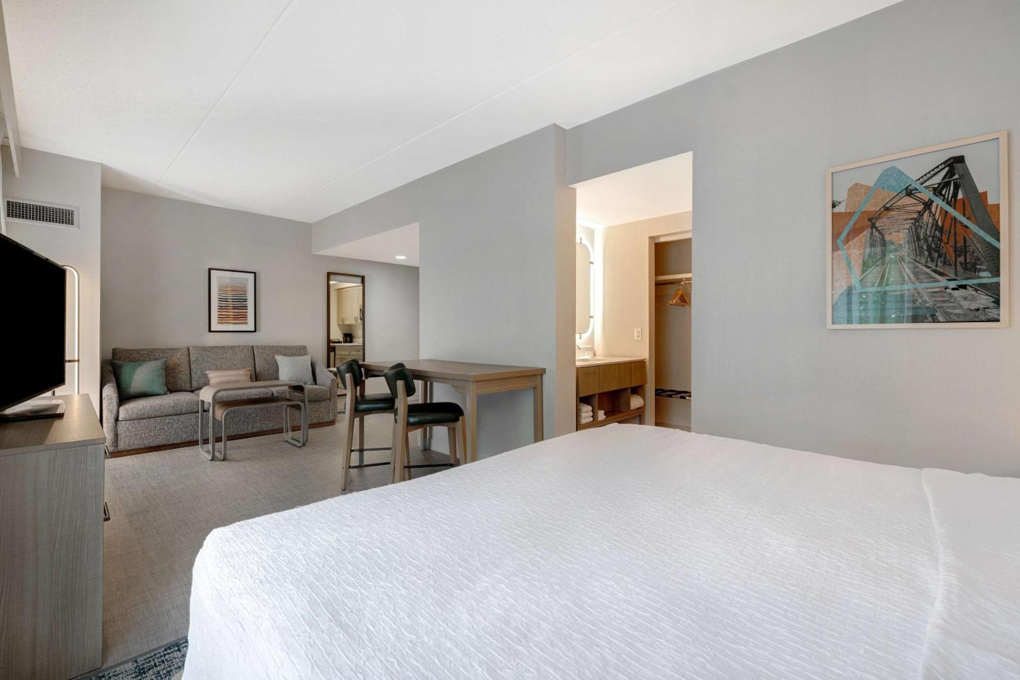 King Studio Suite