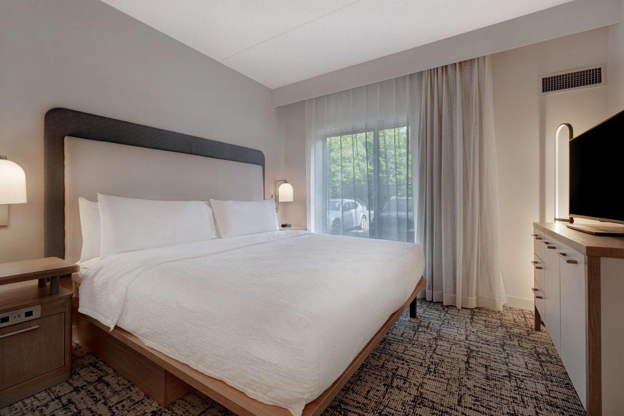 One-Bedroom King Suite