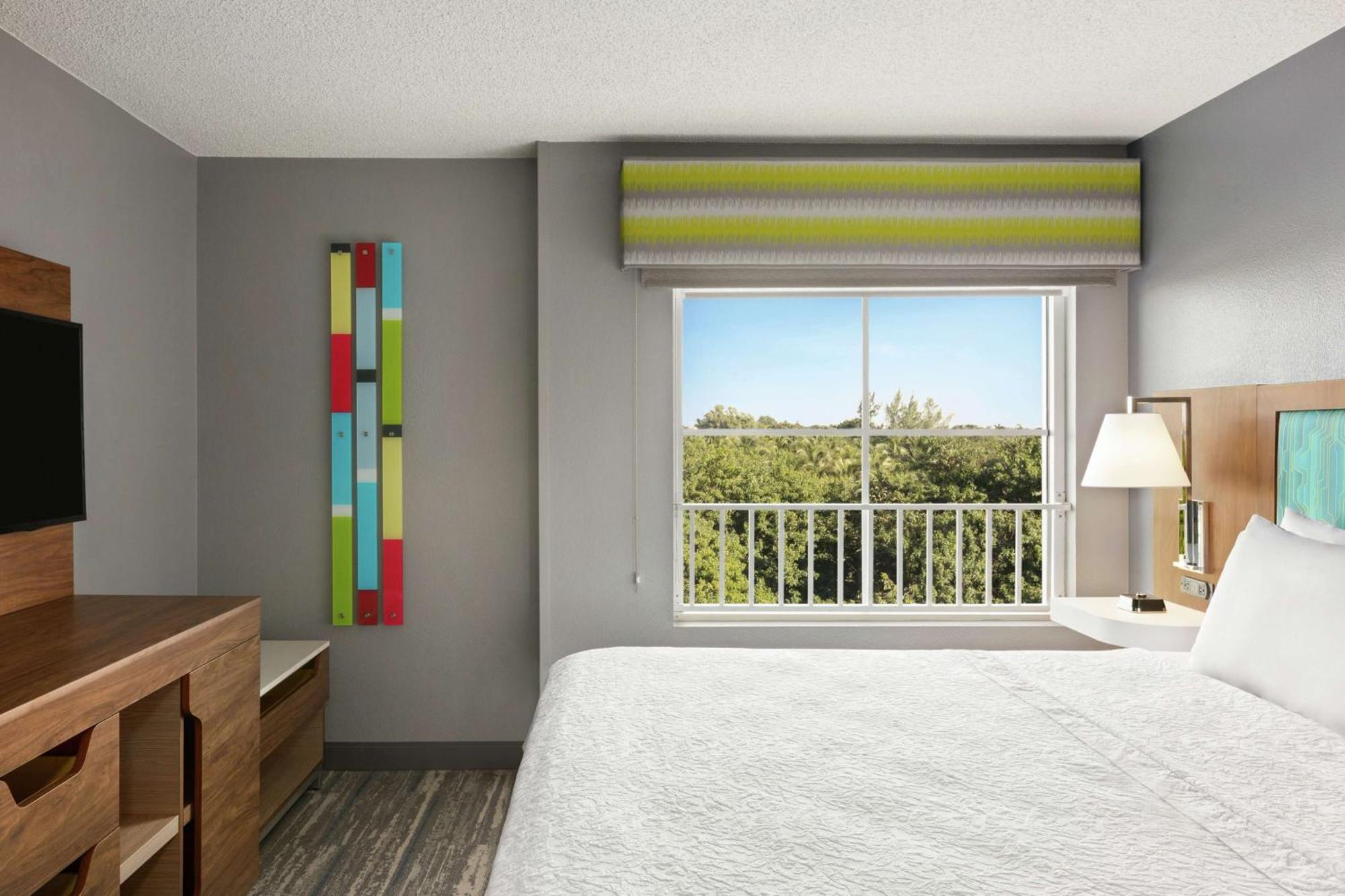 One-Bedroom King Suite - Non-Smoking