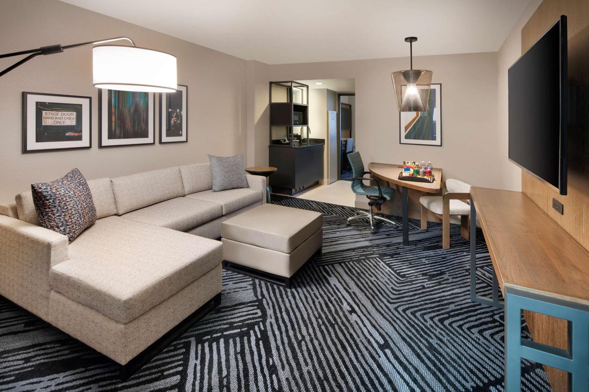 Premium King Suite
