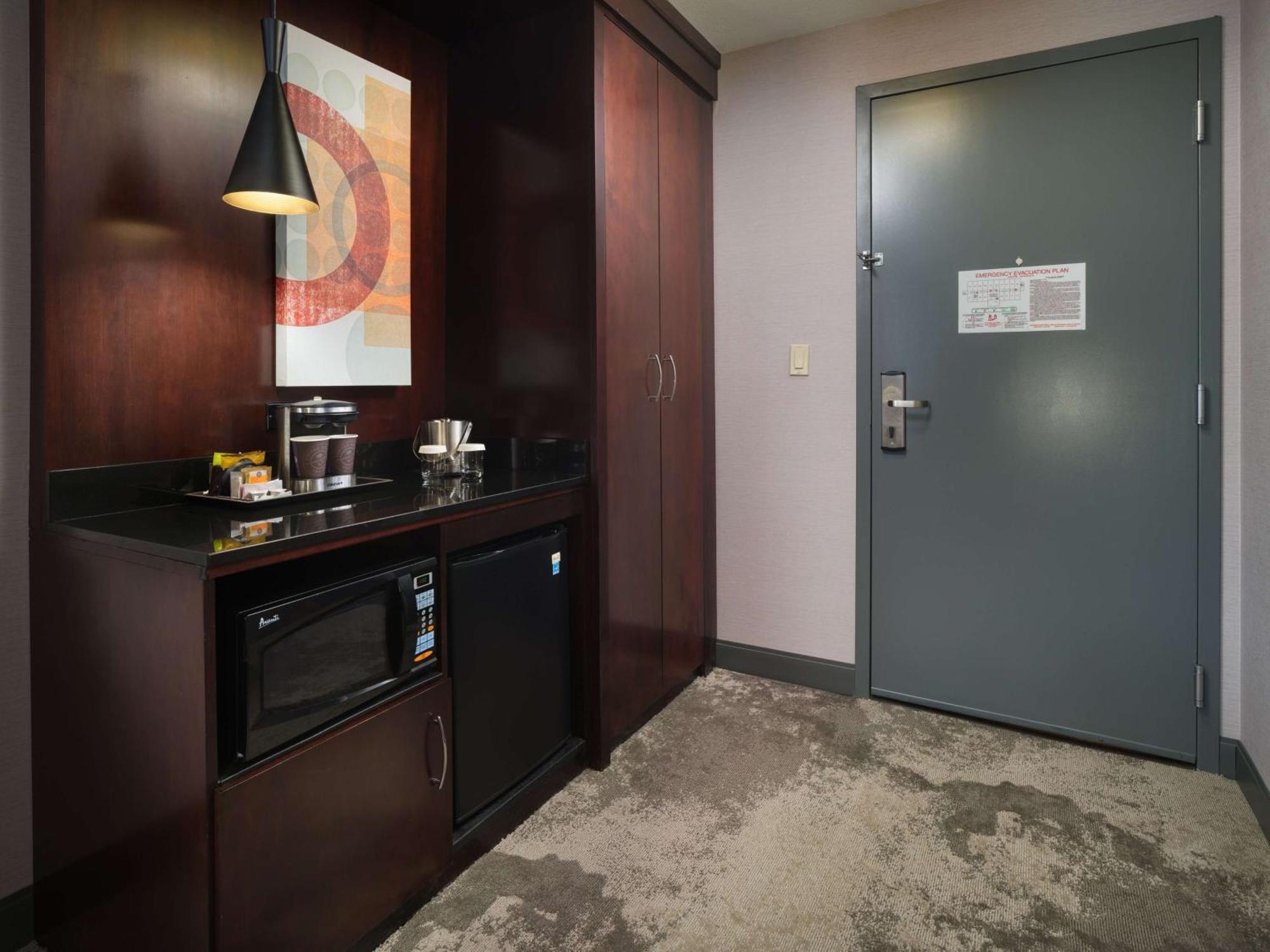 King Room - Non-Smoking