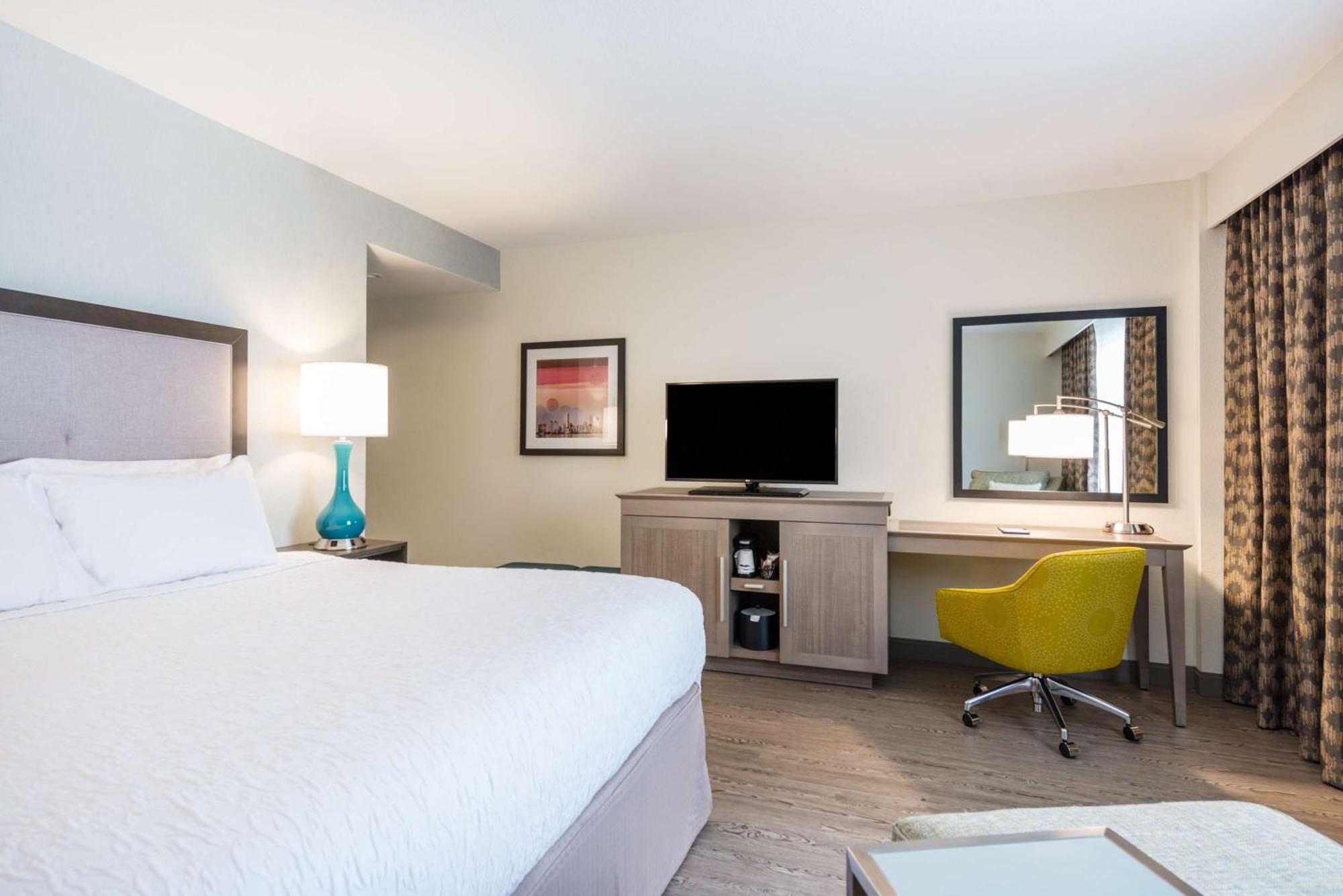 King Room Hearing Access or Non-Smoking