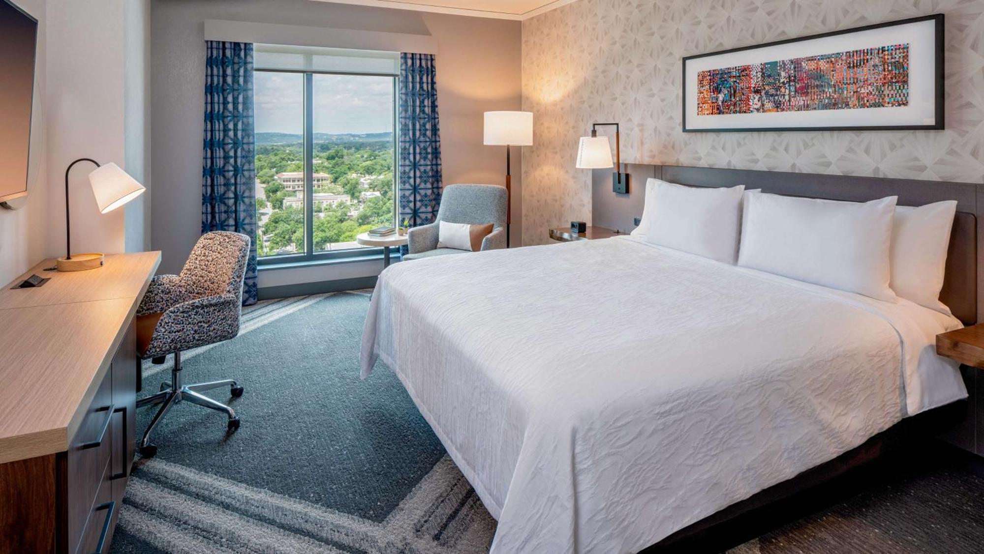 King Bed City View