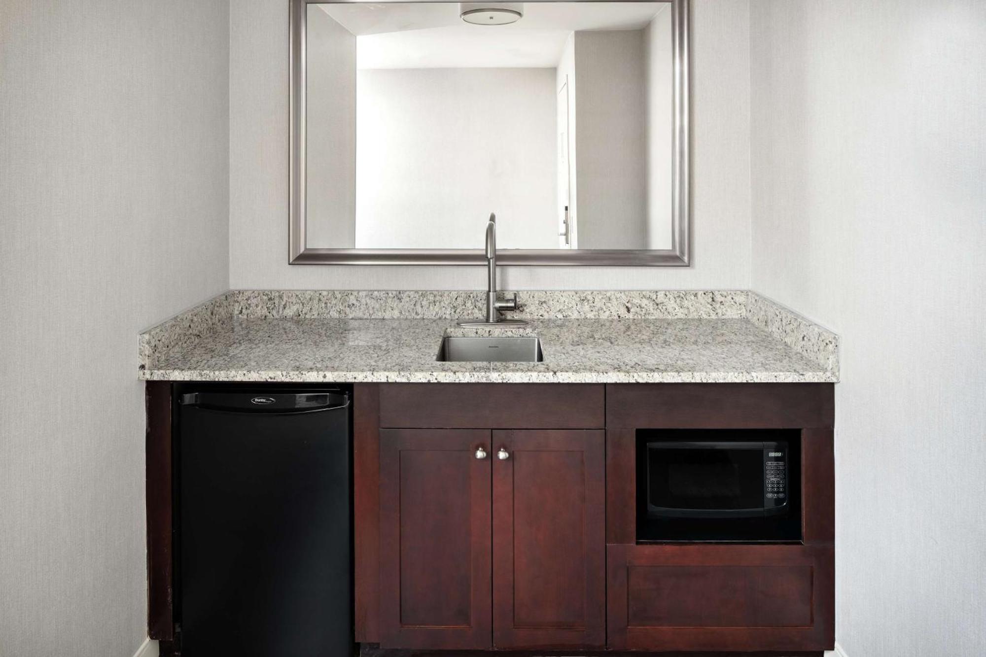 One-Bedroom Suite Two Queen Beds Wet Bar