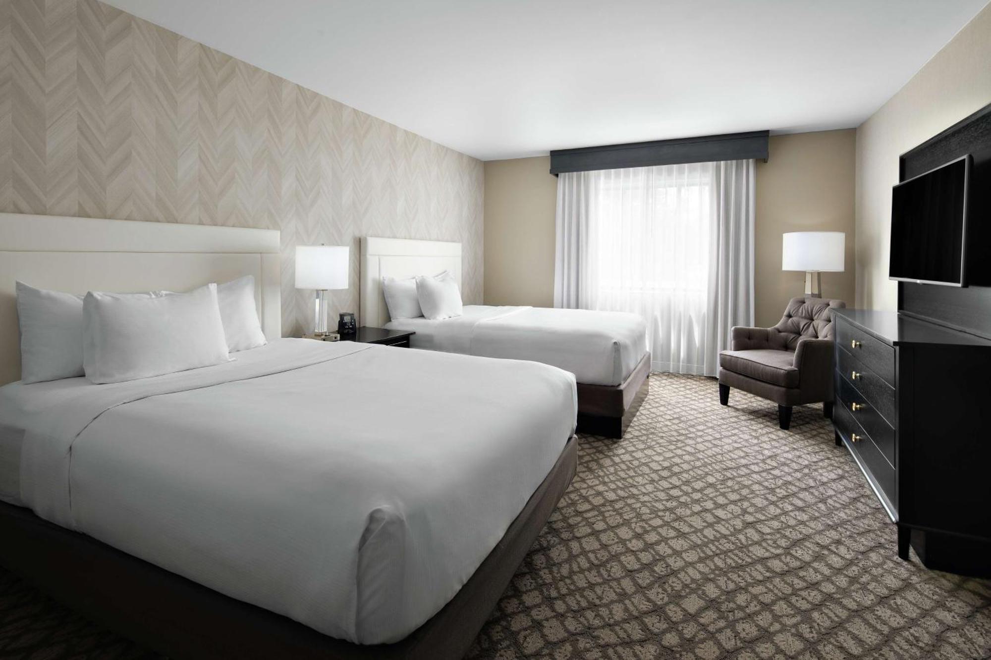 One-Bedroom Suite Two Queen Beds Wet Bar