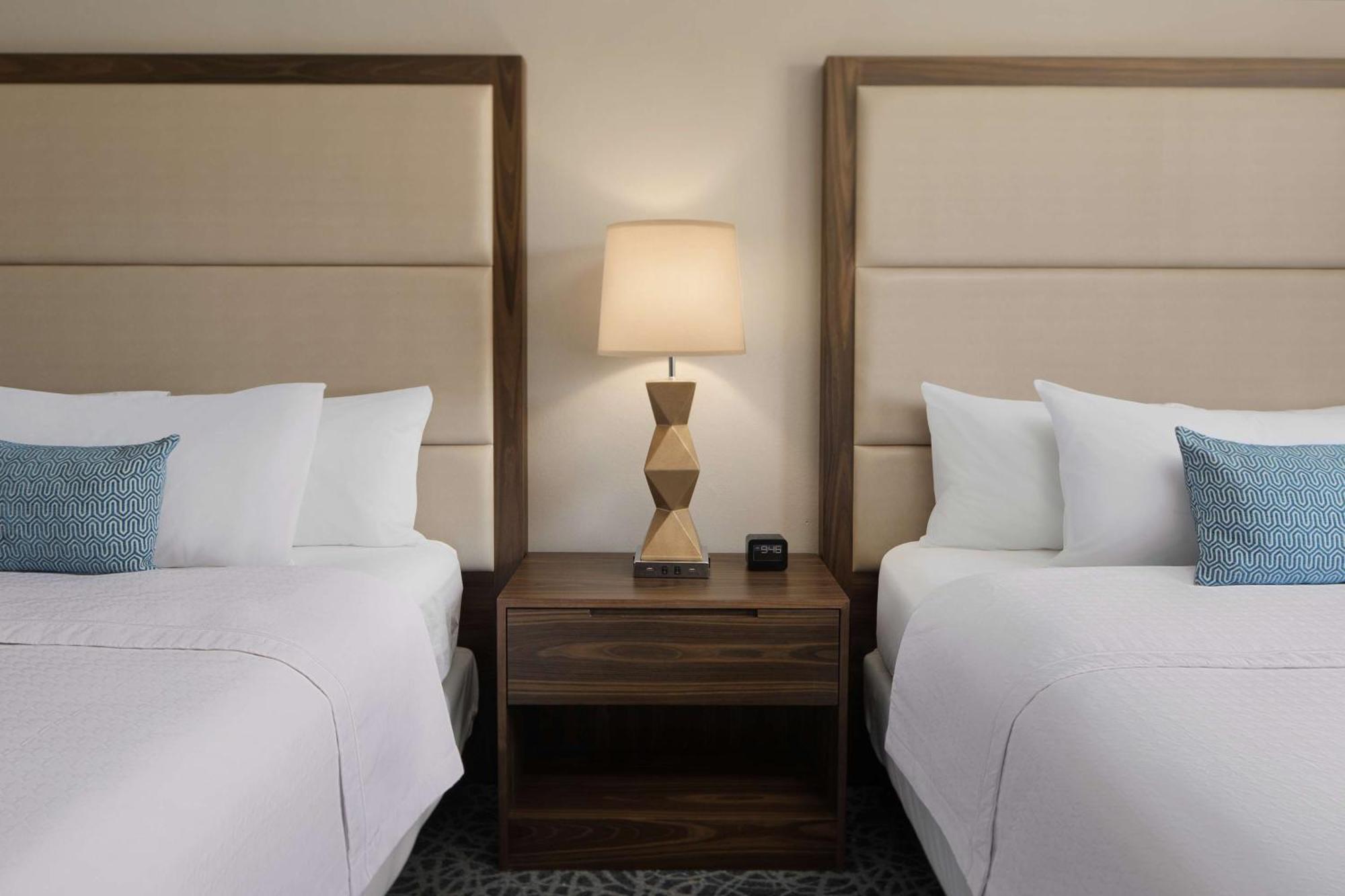 One-Bedroom Queen Suite with Two Queen Beds - Non-Smoking