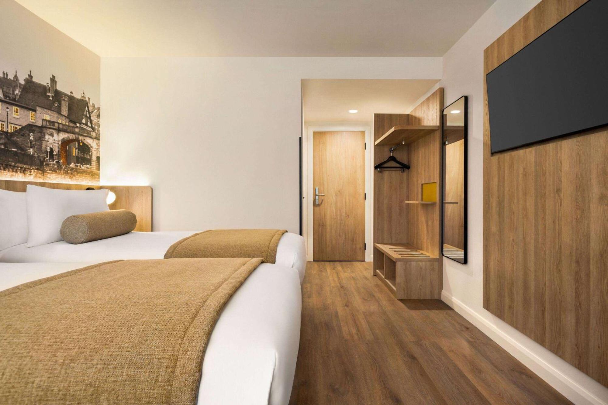 Standard Twin Room