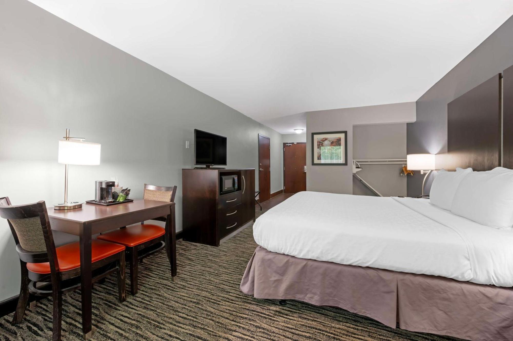 King Room with Bathtub - Disability Access/Non-Smoking