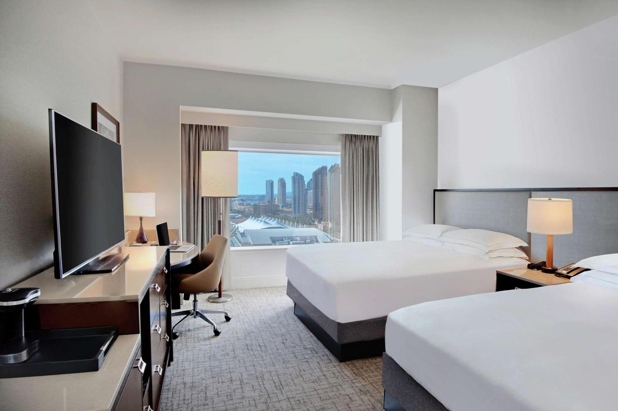 Bay-City View Queen Room Two Queen Beds