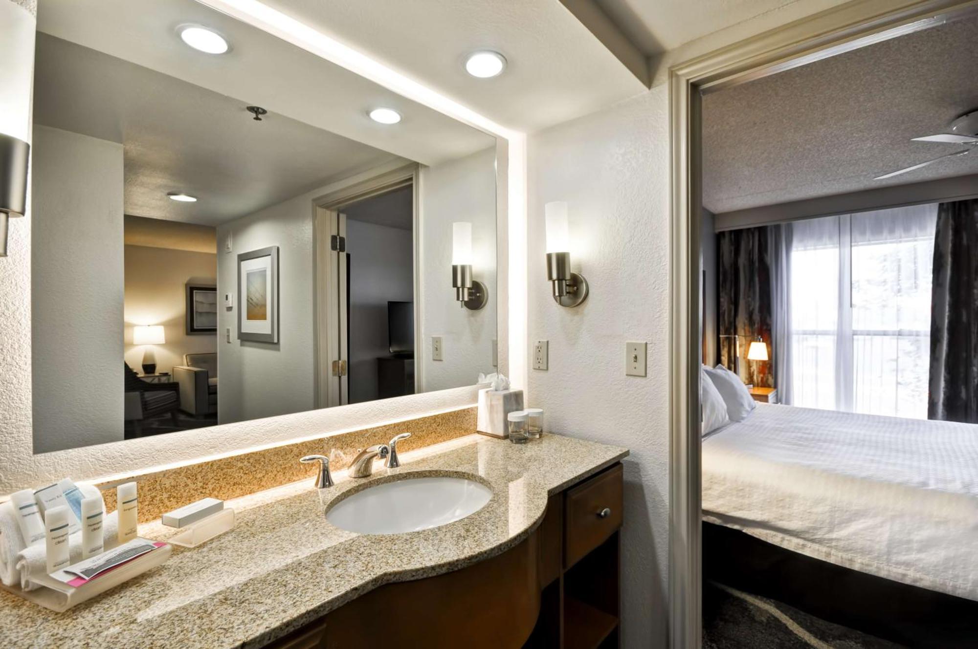 One-Bedroom King Suite Non-Smoking