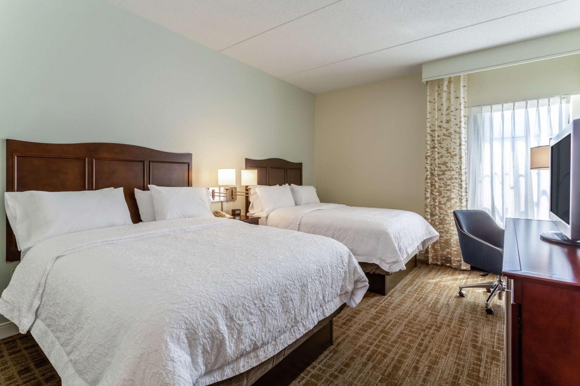 Queen Room Two Queen Beds Hearing Accessible