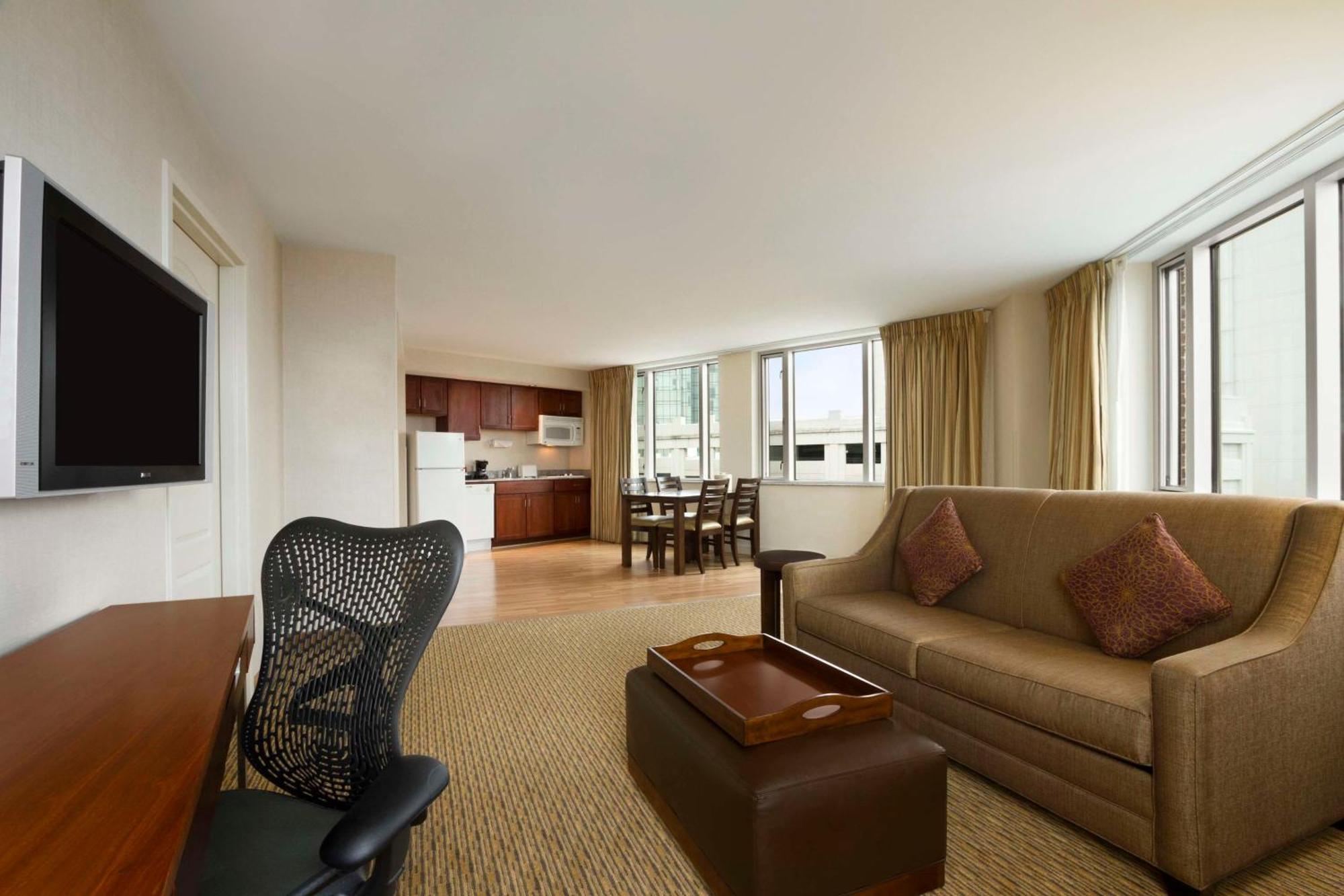 One-Bedroom King Suite City View