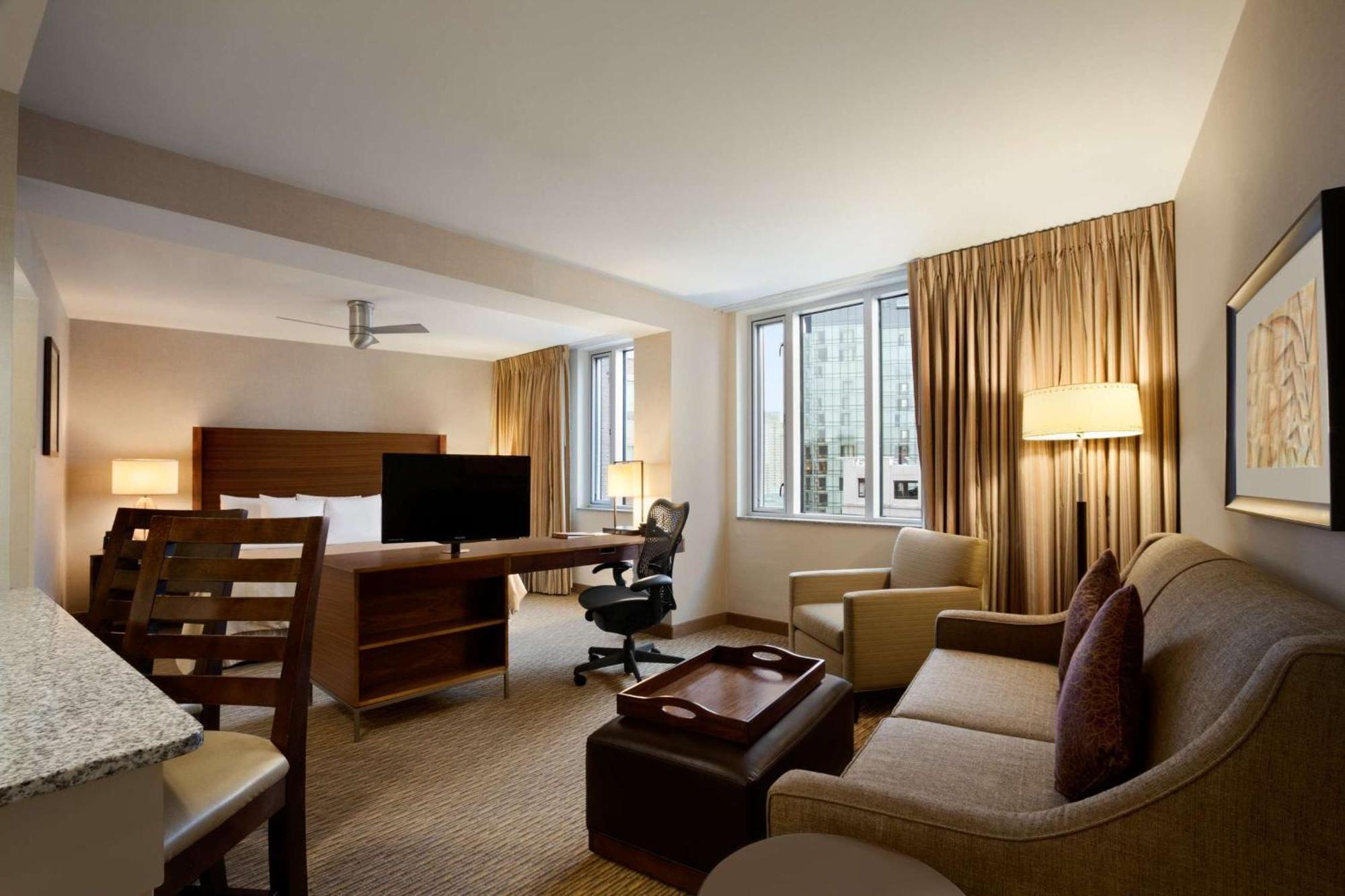 One-Bedroom King Studio Suite Non-Smoking