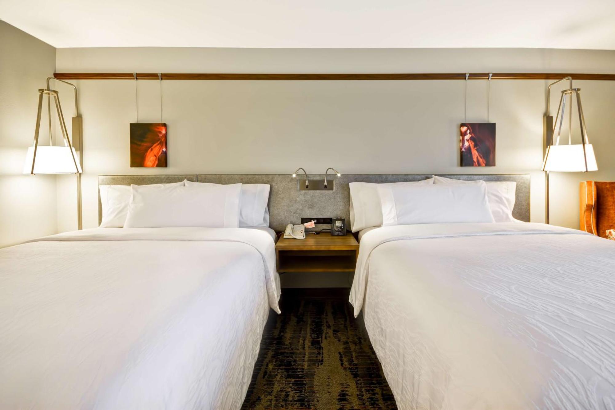 Queen Room with Two Queen Beds - Hearing Access