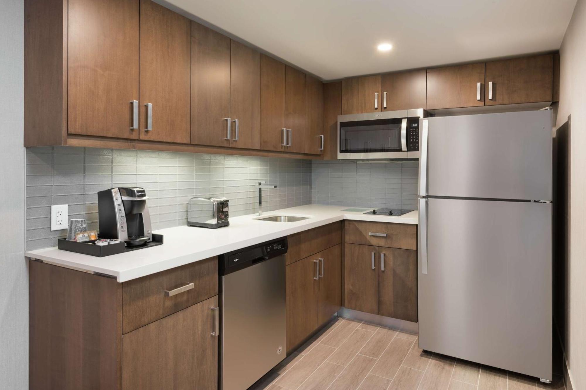 One-Bedroom King Suite Non-Smoking
