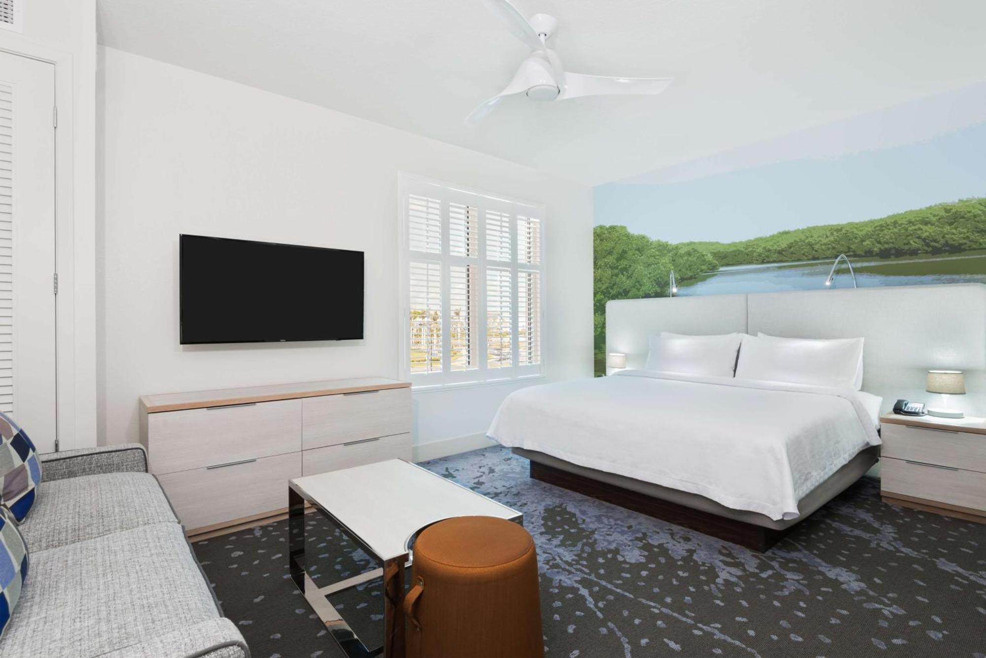 King Studio Suite - Non-Smoking