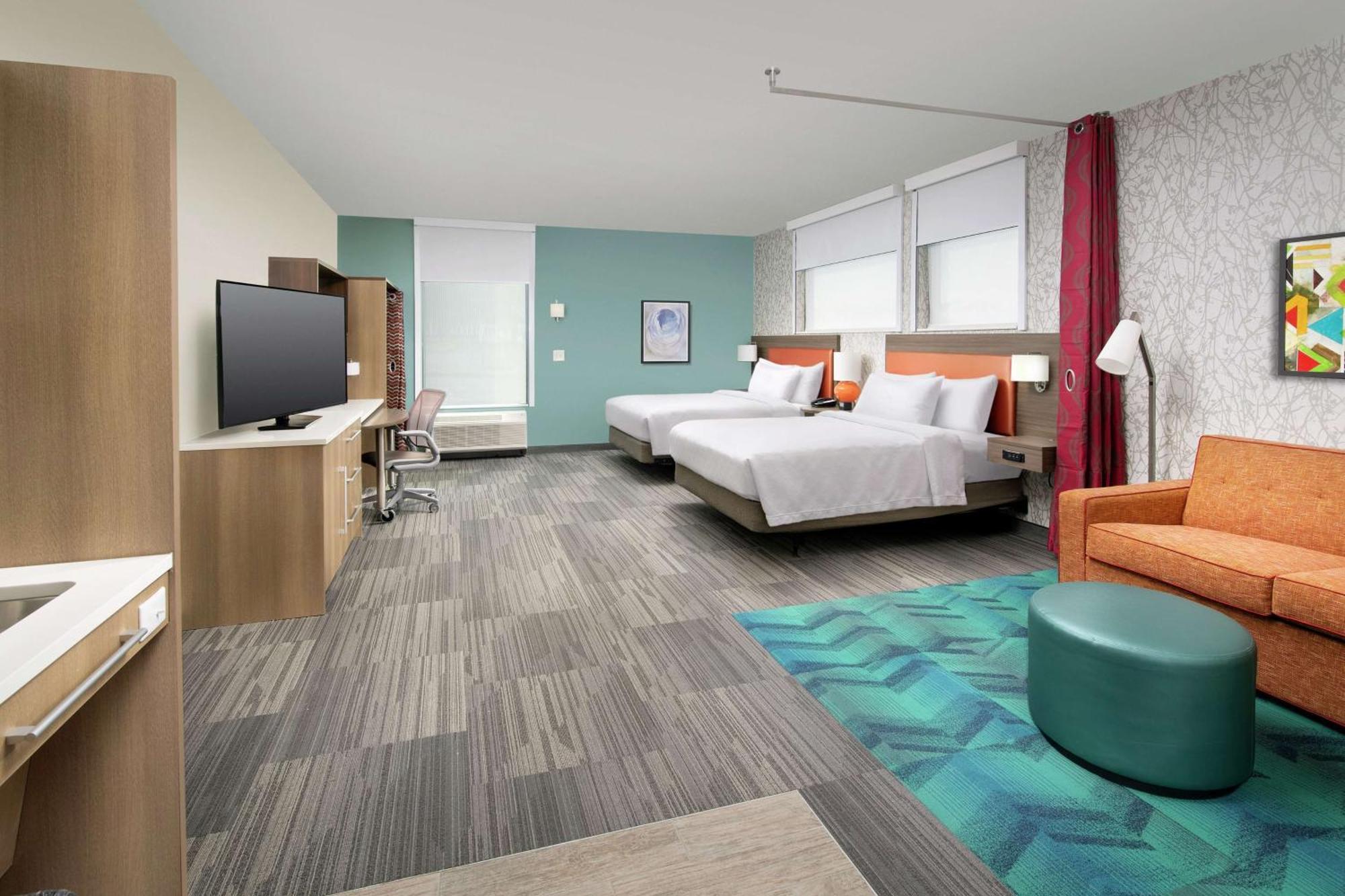Queen Studio Two Queen Beds Mobility Hearing Access or Non-Smoking