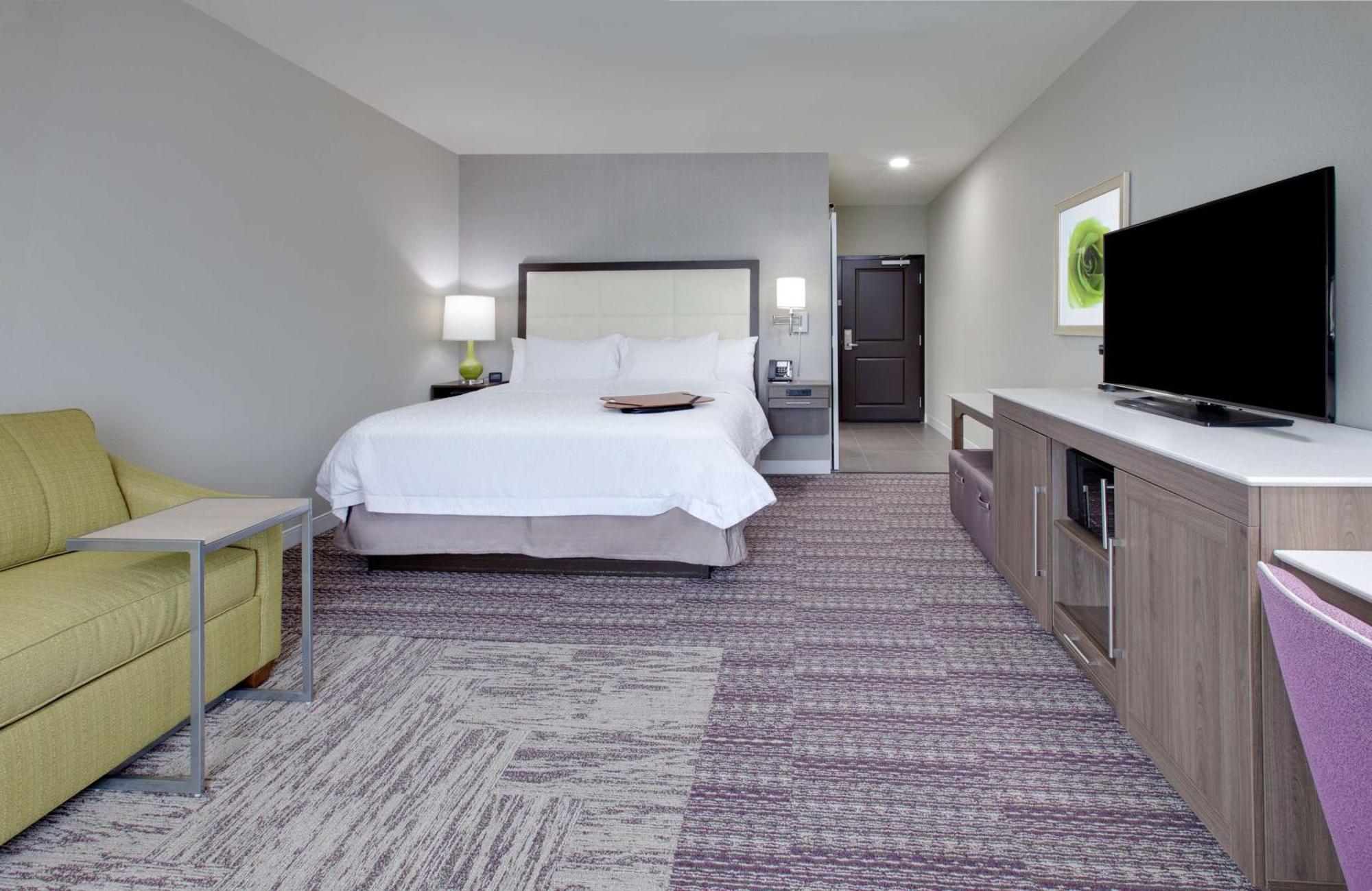 King Room Sofa Bed Hearing Accessible or Non-Smoking