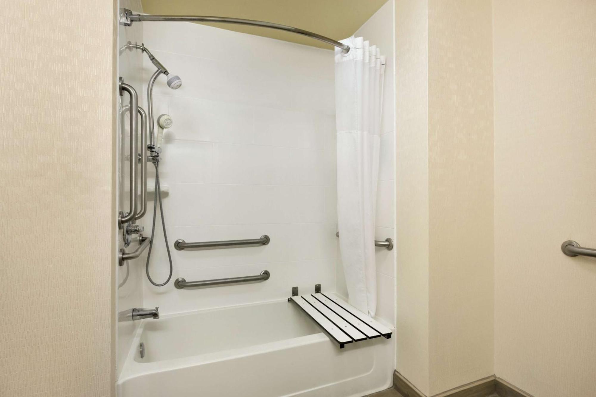 King Room Accessible Tub Mobility Hearing Access or Non-Smoking