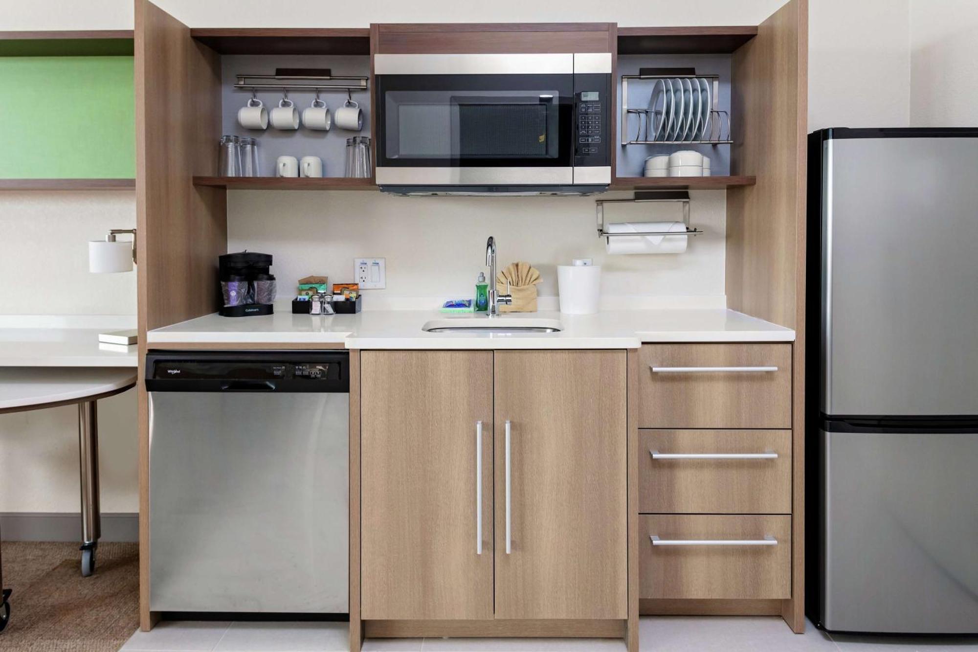 Queen Suite with Two Queen Beds - Mobility Accessible/Non-Smoking