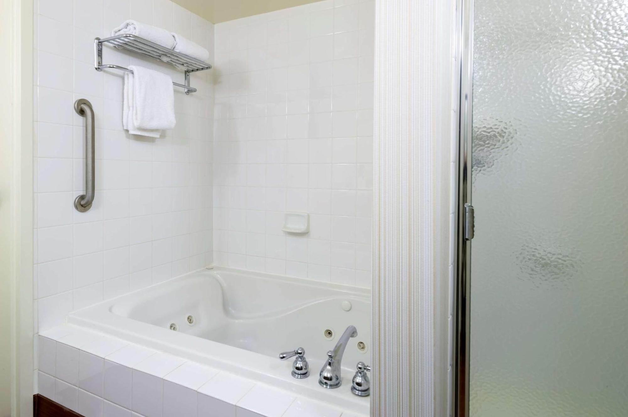 King Room with Whirlpool