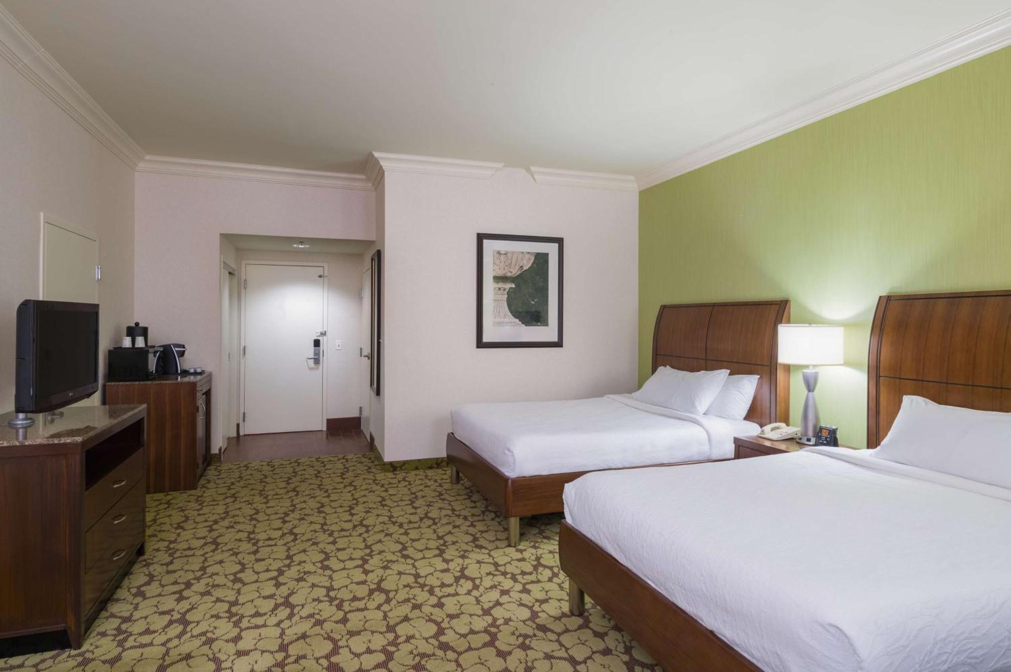 Queen Room Two Queen Beds Hearing Access or Non-Smoking