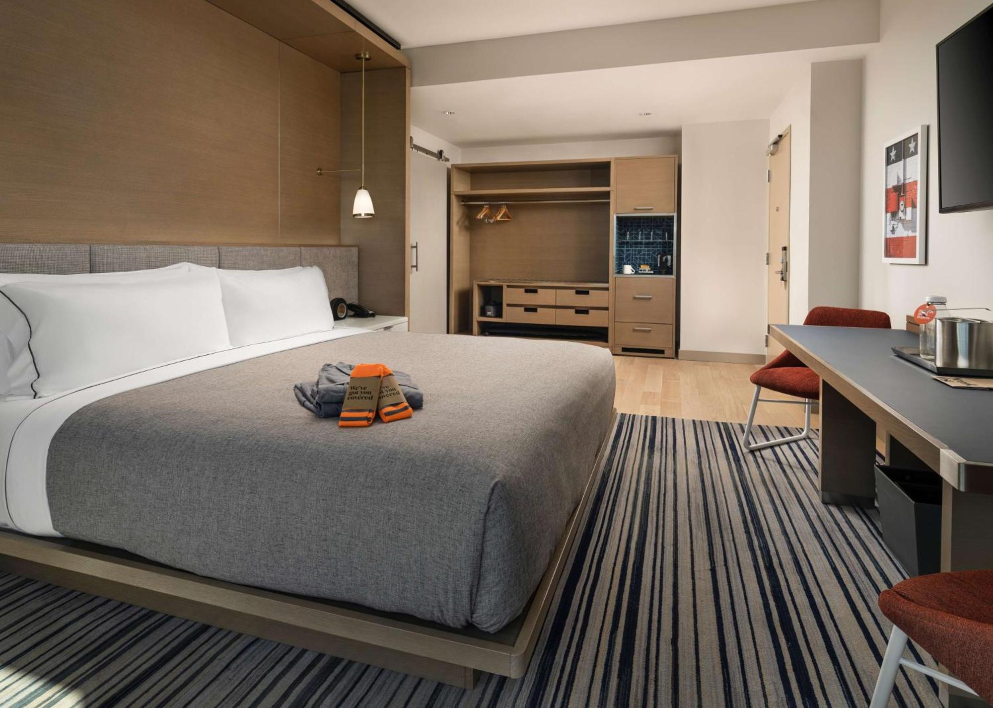 Premium King Room