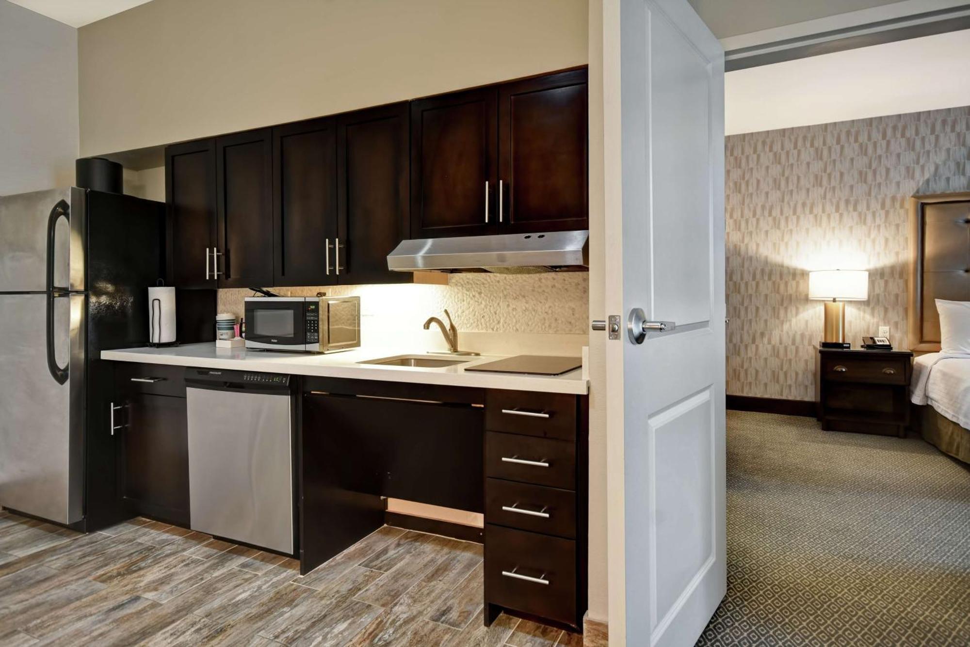 King Suite with Roll-In Shower - Non Smoking