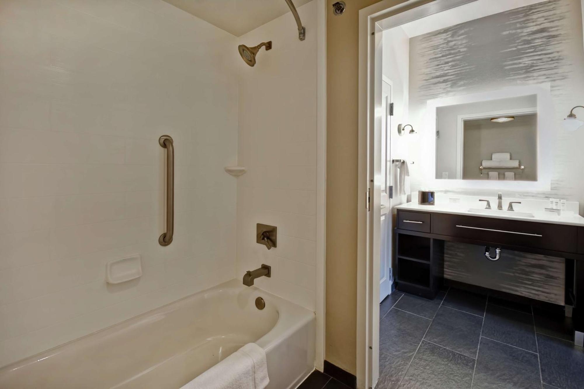 One-Bedroom King Suite Non-Smoking