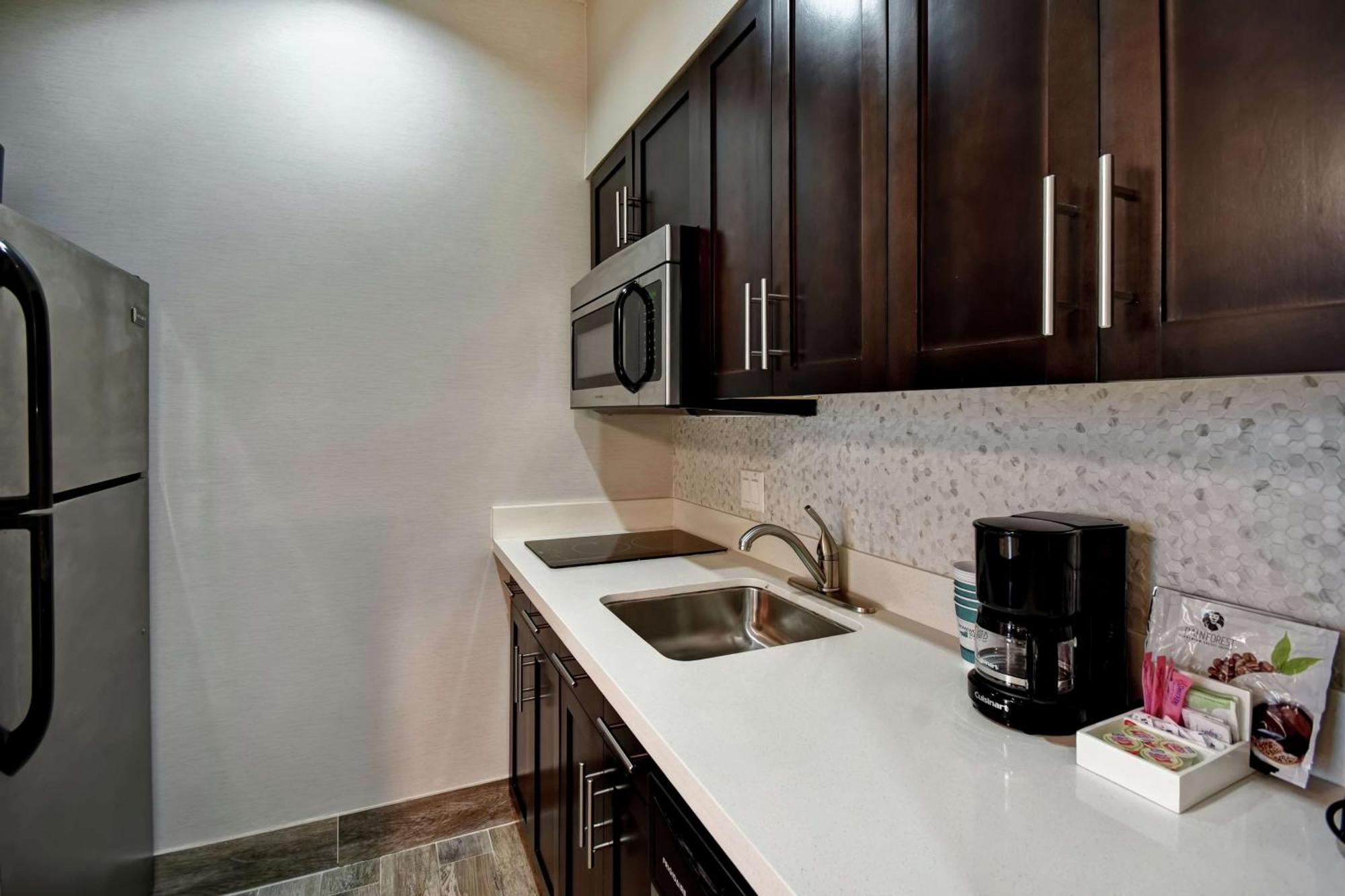One-Bedroom King Suite Non-Smoking
