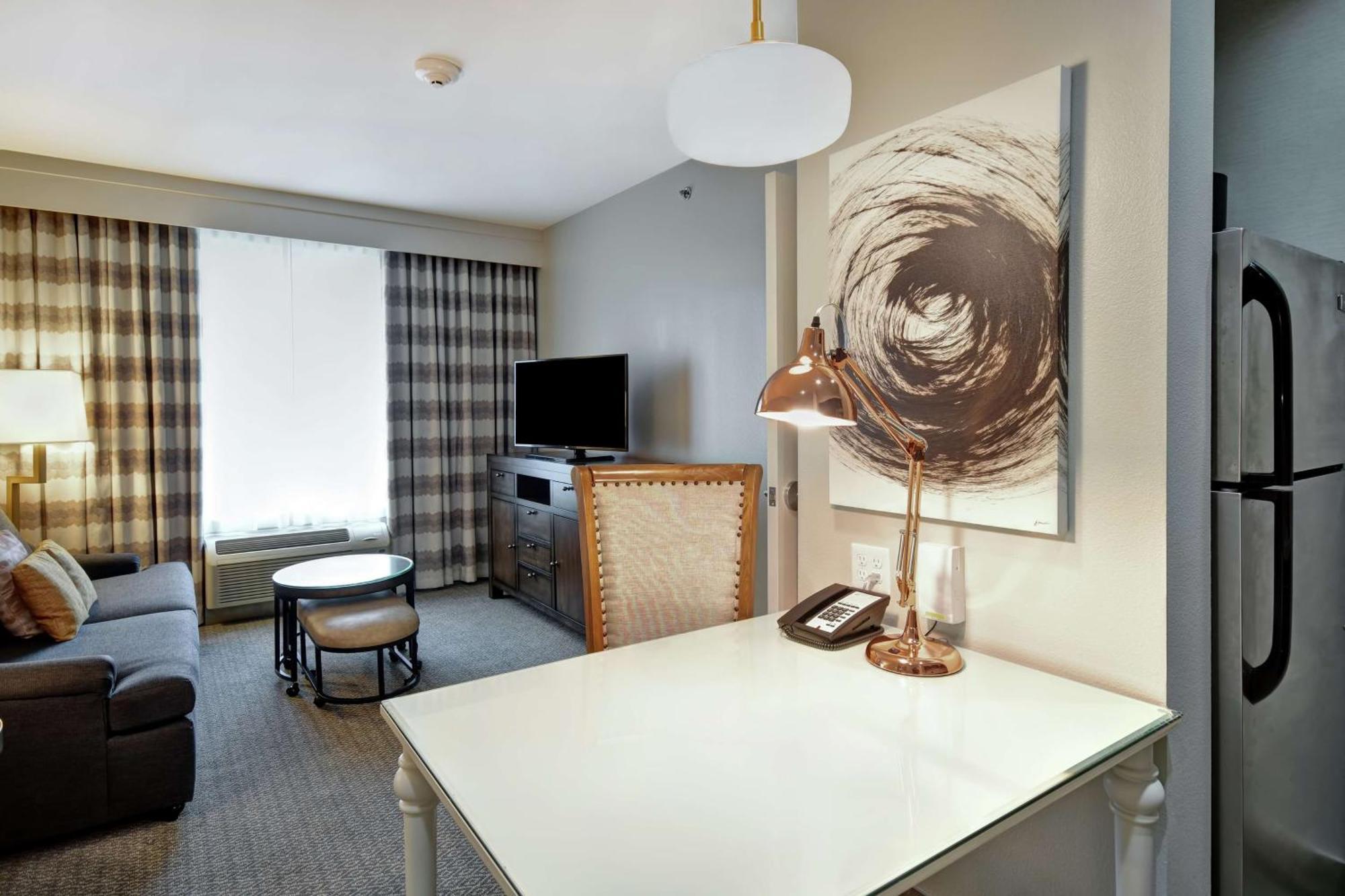 One-Bedroom King Suite Non-Smoking