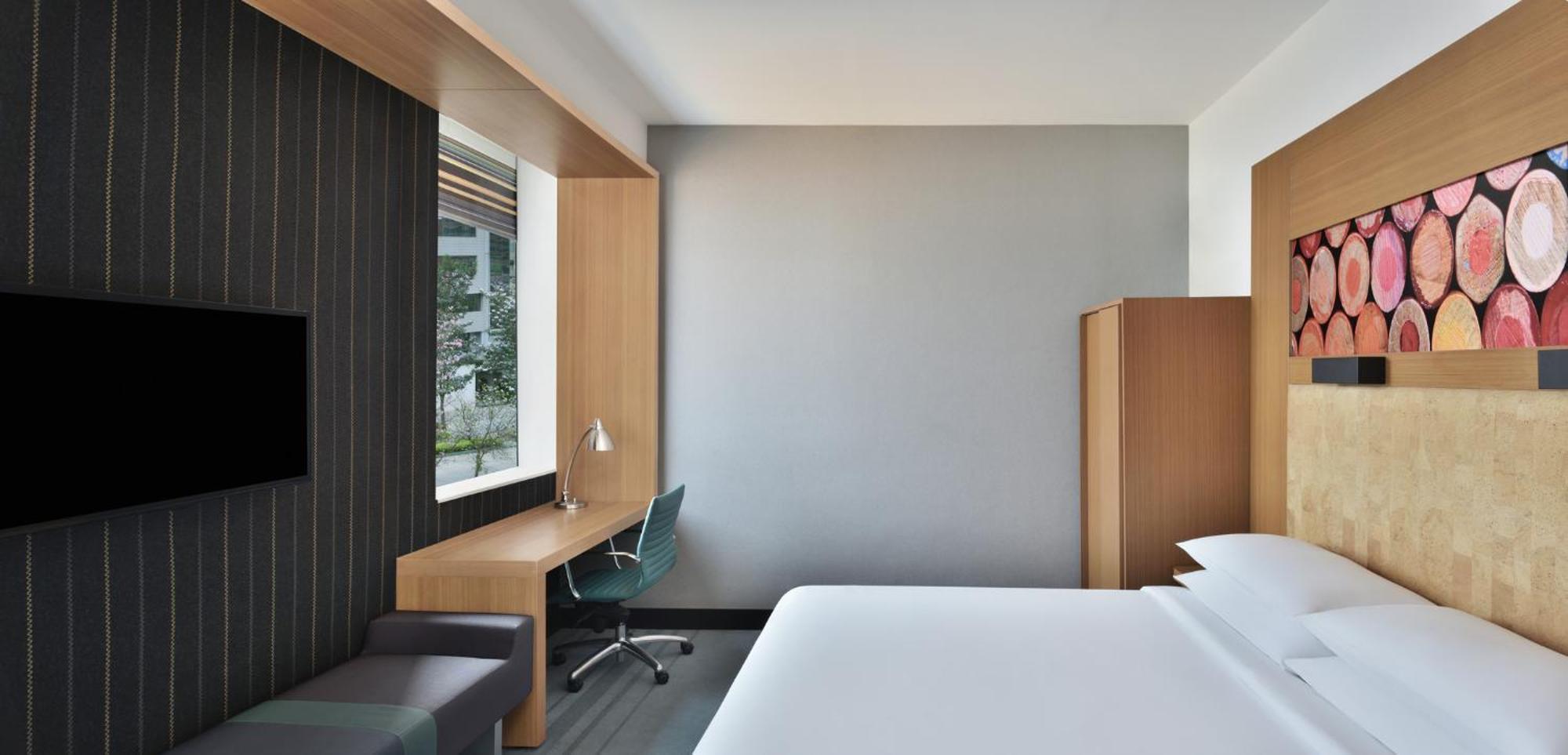 Guest Room 1 King City View